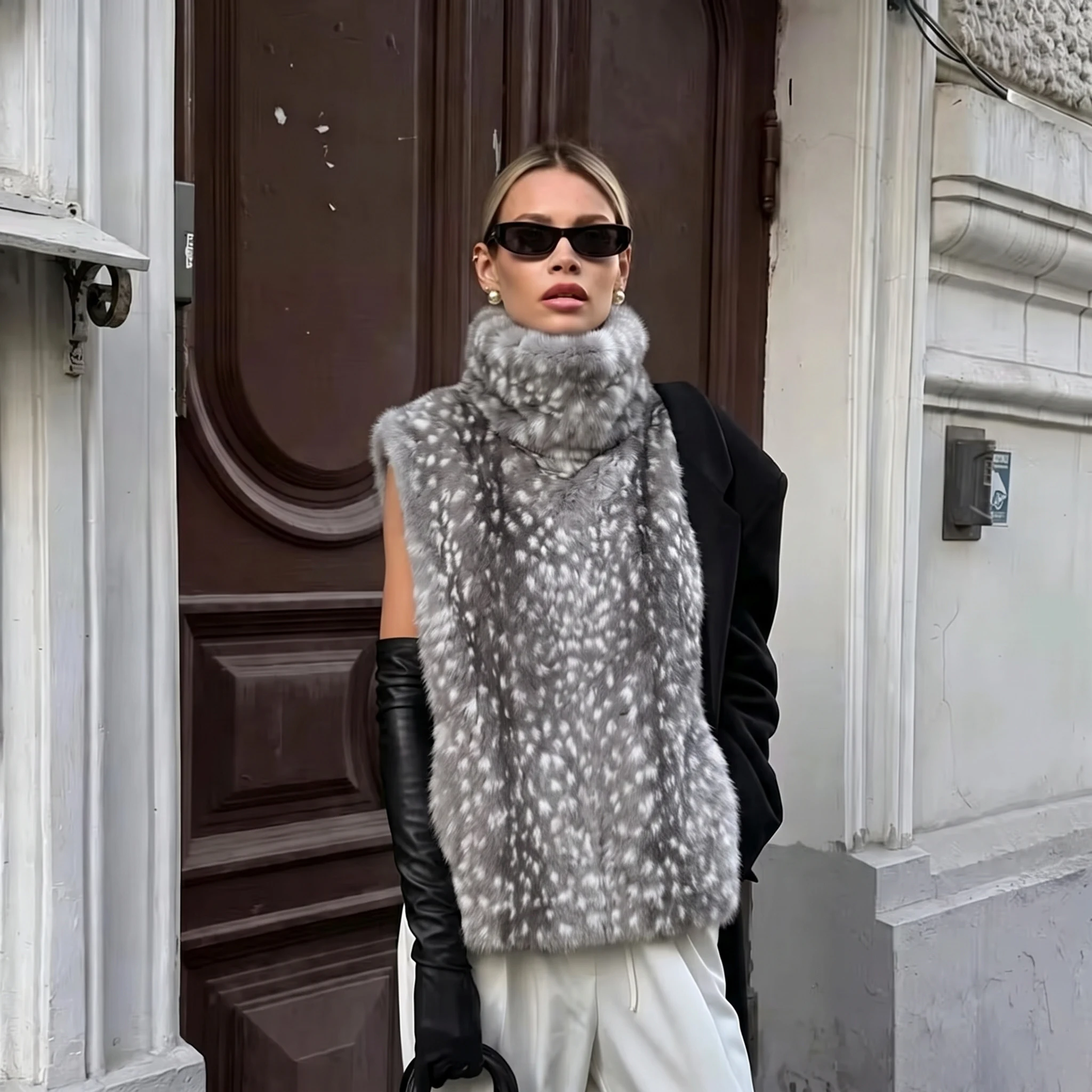 LIMO Ladies Sleeveless Faux Fur Gilet Turtleneck Spotted Print Casual Loose Fashion Plush Waistcoat