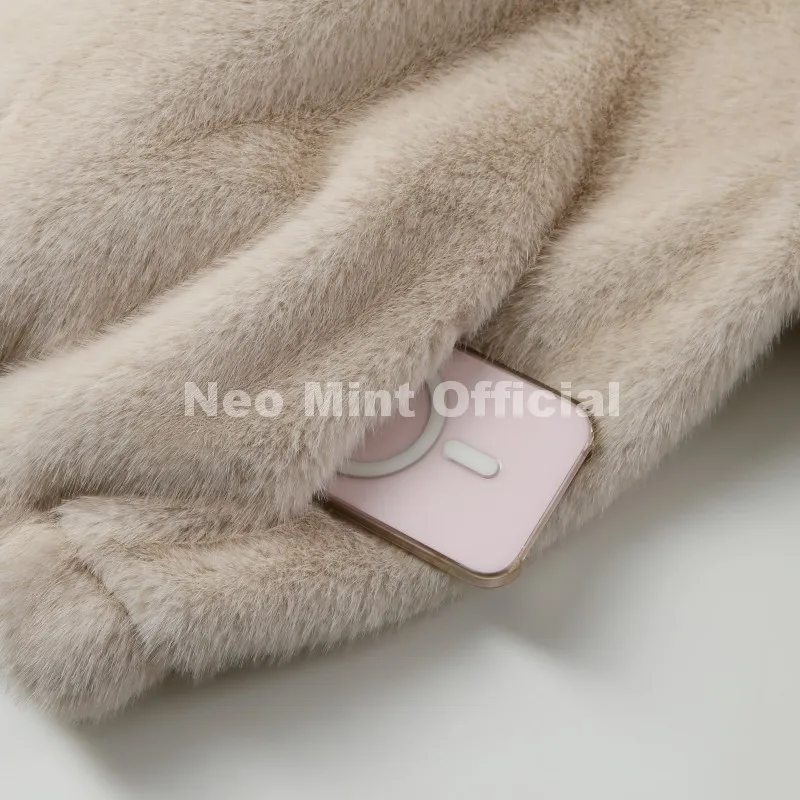 Neo Mint Hot Street Fashion Girls Luxury Fuzzy Mink Fur Bomber Jacket Women Winter Oversized Chunky Faux Fur Coat Warm Outerwear