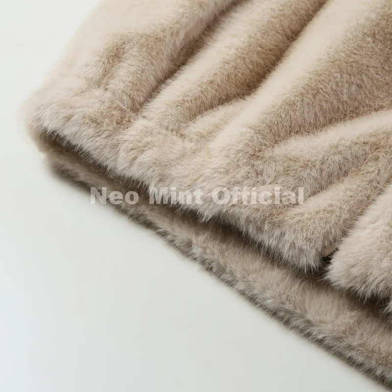 Neo Mint Hot Street Fashion Girls Luxury Fuzzy Mink Fur Bomber Jacket Women Winter Oversized Chunky Faux Fur Coat Warm Outerwear