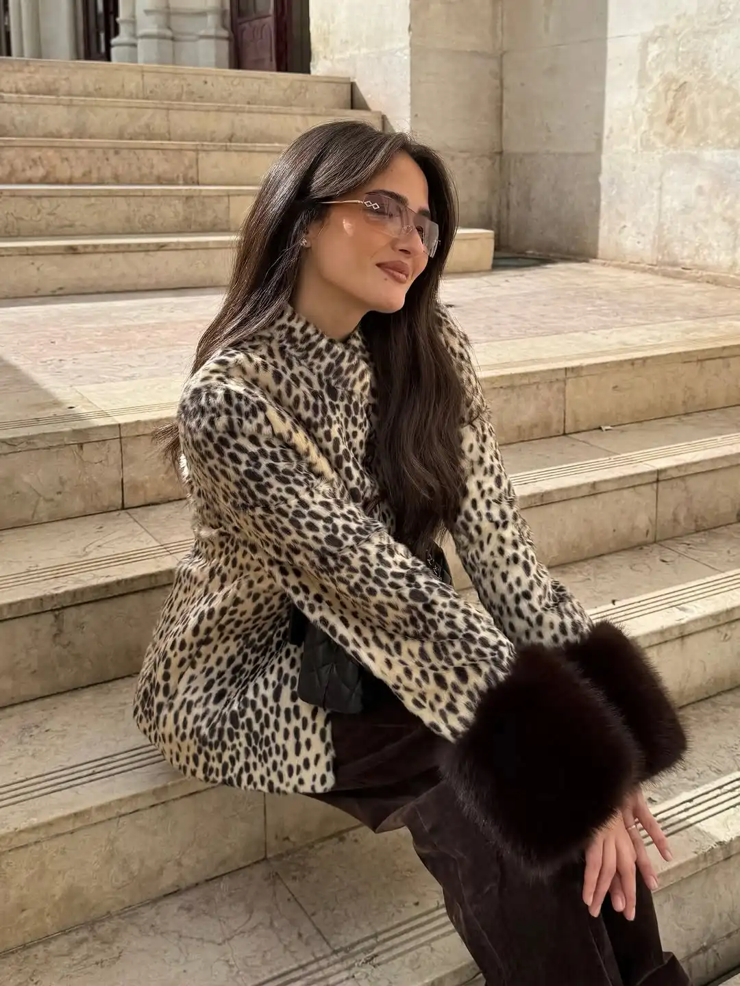 Women Leopard Print Stand Collar Waist Cinched Faux Fur Short Coat Fluffy Cuff Fashion Outerwear Winter Ladies Warm Furry Jacket