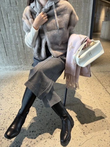Faux Mink Fur Women Coat Removable Hoode Zipper Up Short Sleeves Winter Fall Faux Fur Jacket