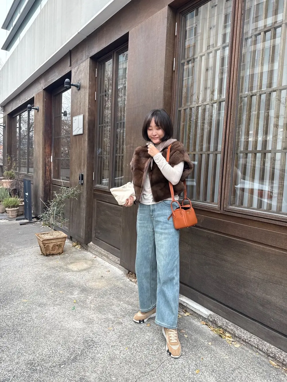 Faux Mink Fur Women Coat Removable Hoode Zipper Up Short Sleeves Winter Fall Faux Fur Jacket