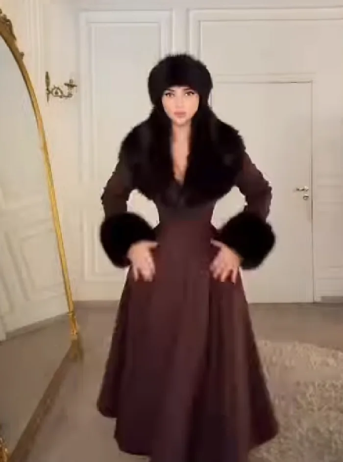 Women Elegant Long Wool Blend Coat Faux Fur Big Collar Cuff Cinched Waist Flare A‑line Maxi Coat Retro Party Outerwear Overcoat