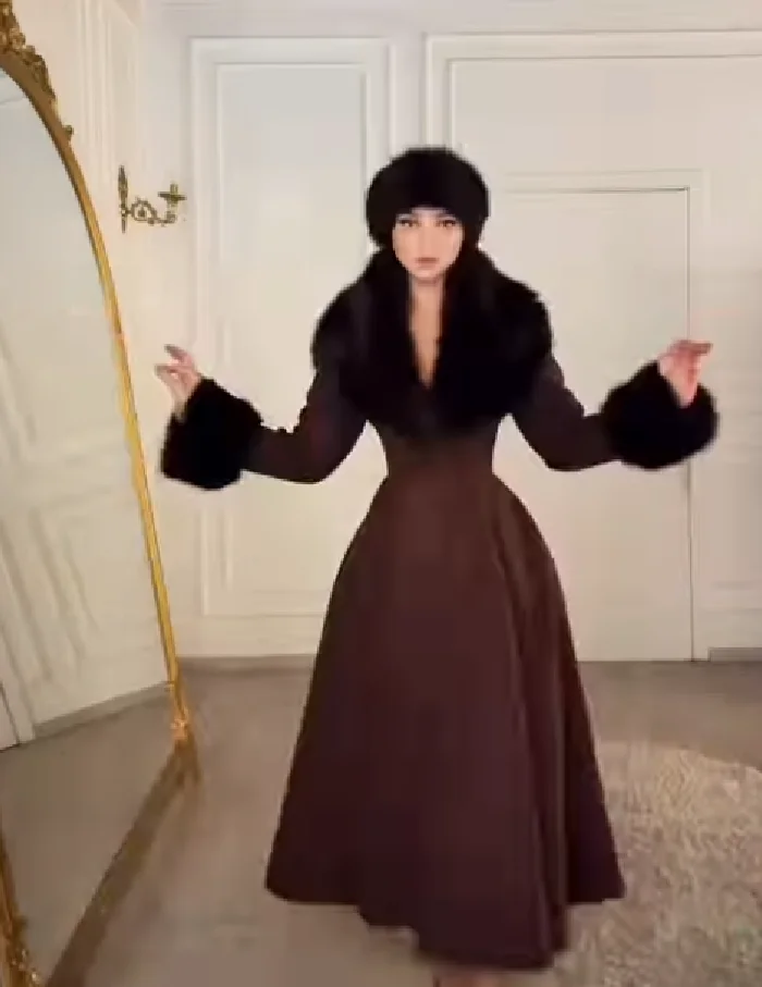 Women Elegant Long Wool Blend Coat Faux Fur Big Collar Cuff Cinched Waist Flare A‑line Maxi Coat Retro Party Outerwear Overcoat