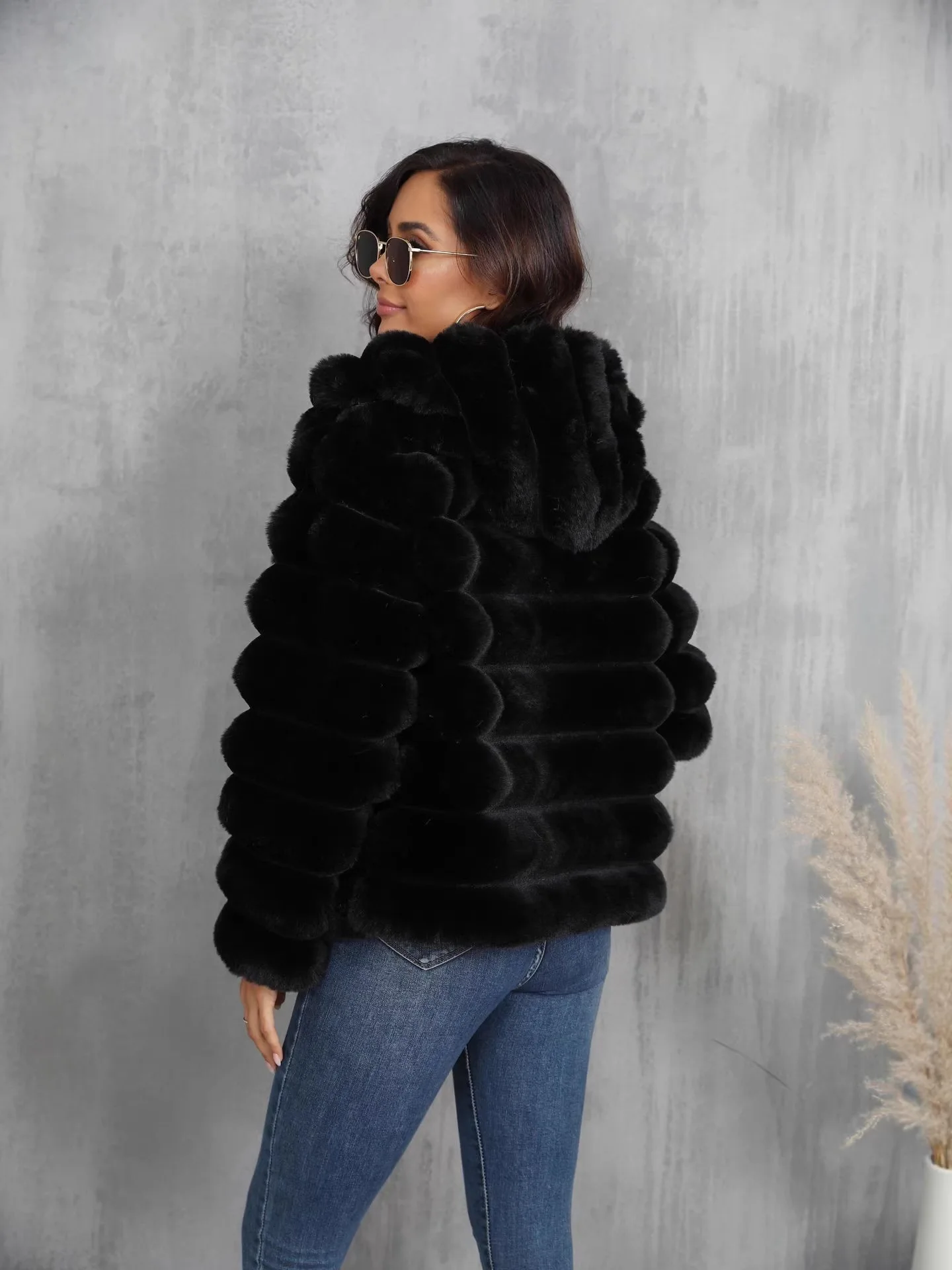 Women Faux Fur Short Coats Jackets Hooded Coat Thick Warm Y2k Streetwear Jacket Elegant Work Outerwear Autumn Winter 2026