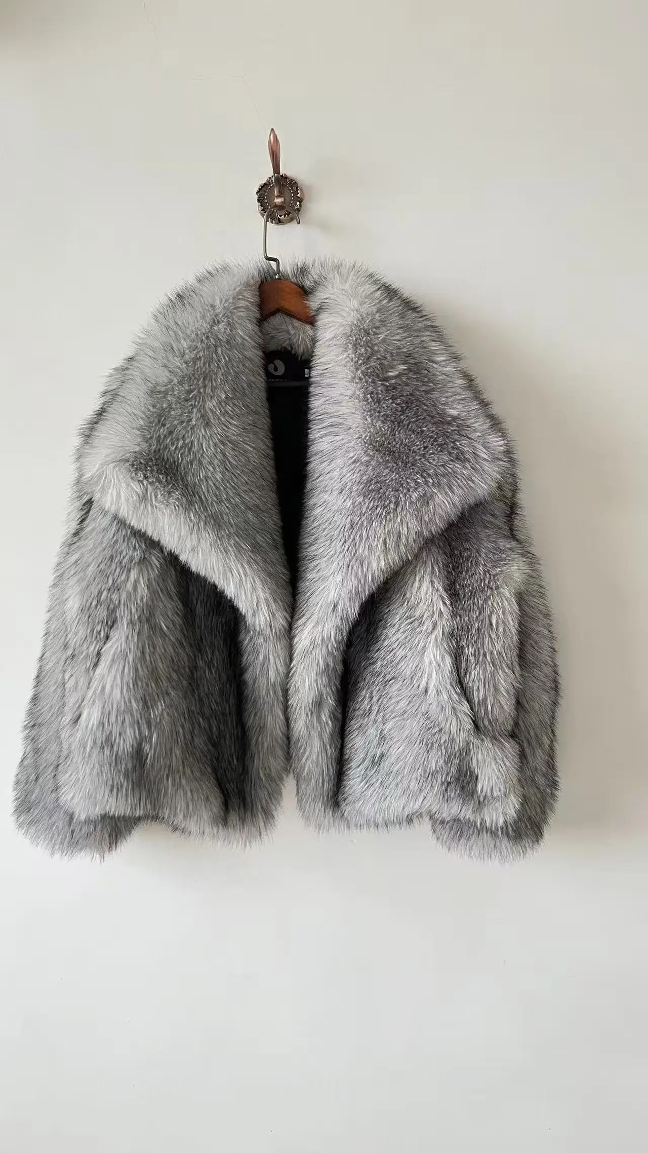 Fashion Winter Soft Fluffy Fur Coat Women High Street Luxury Large lapel Faux Fox Fur Jacket Silver fox colored Female Overcoats