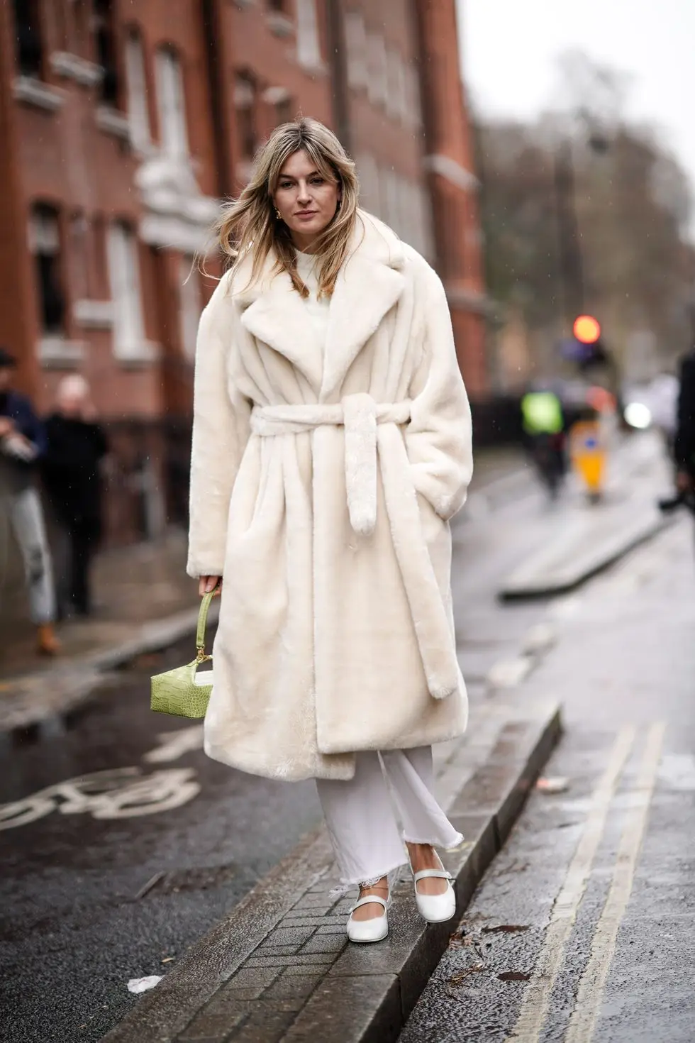 Women Lapel Luxury Lace Up Faux Fur Coat Chic Long Sleeve Fluffy Warm Loose Long Jacket Lady Winter Daily Highstreet Outerwears