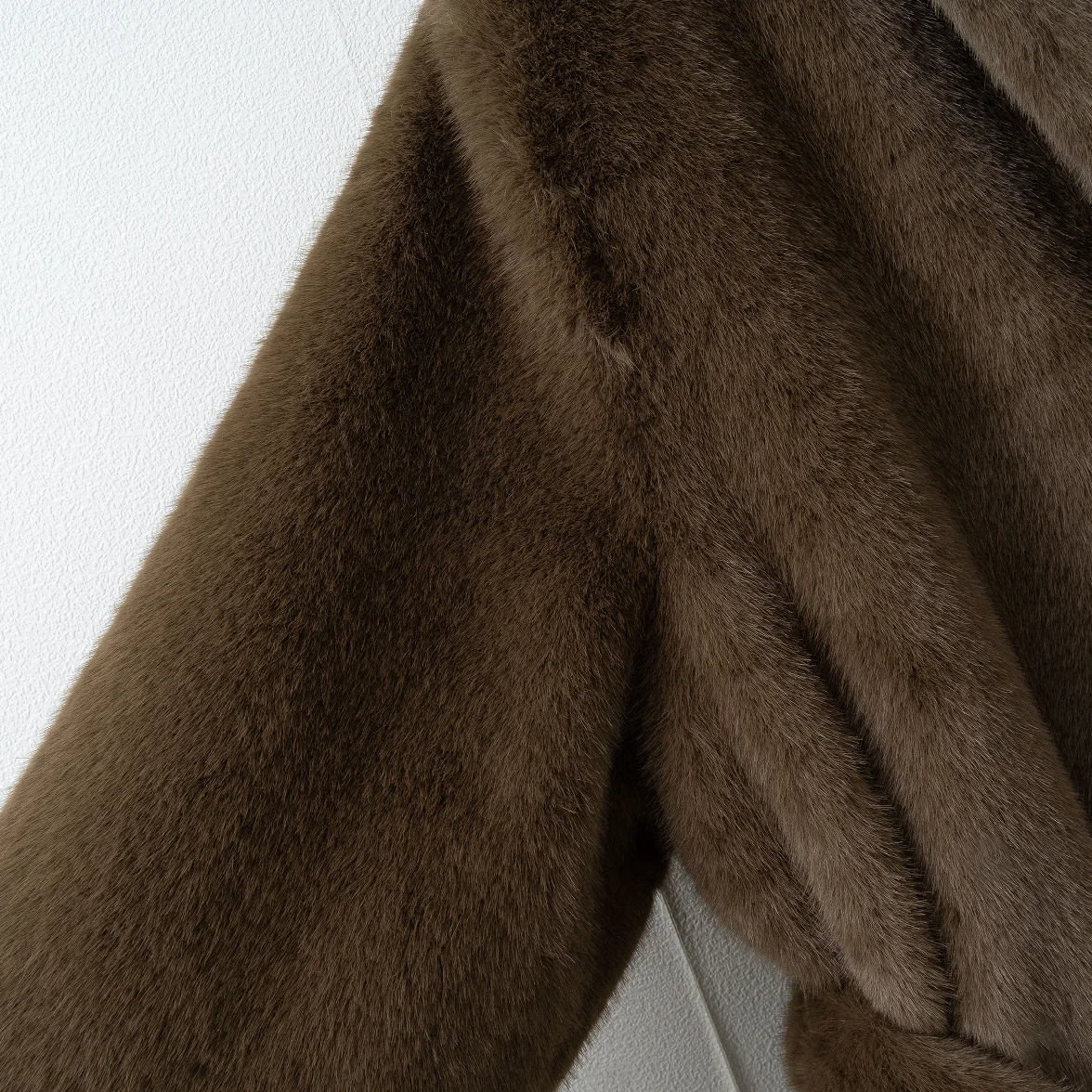 Women Shawl Collar Faux Fur Coat, Single‑Breasted Warm Fluffy Plush Jacket with Waist Belt, Elegant Autumn Winter Outerwear