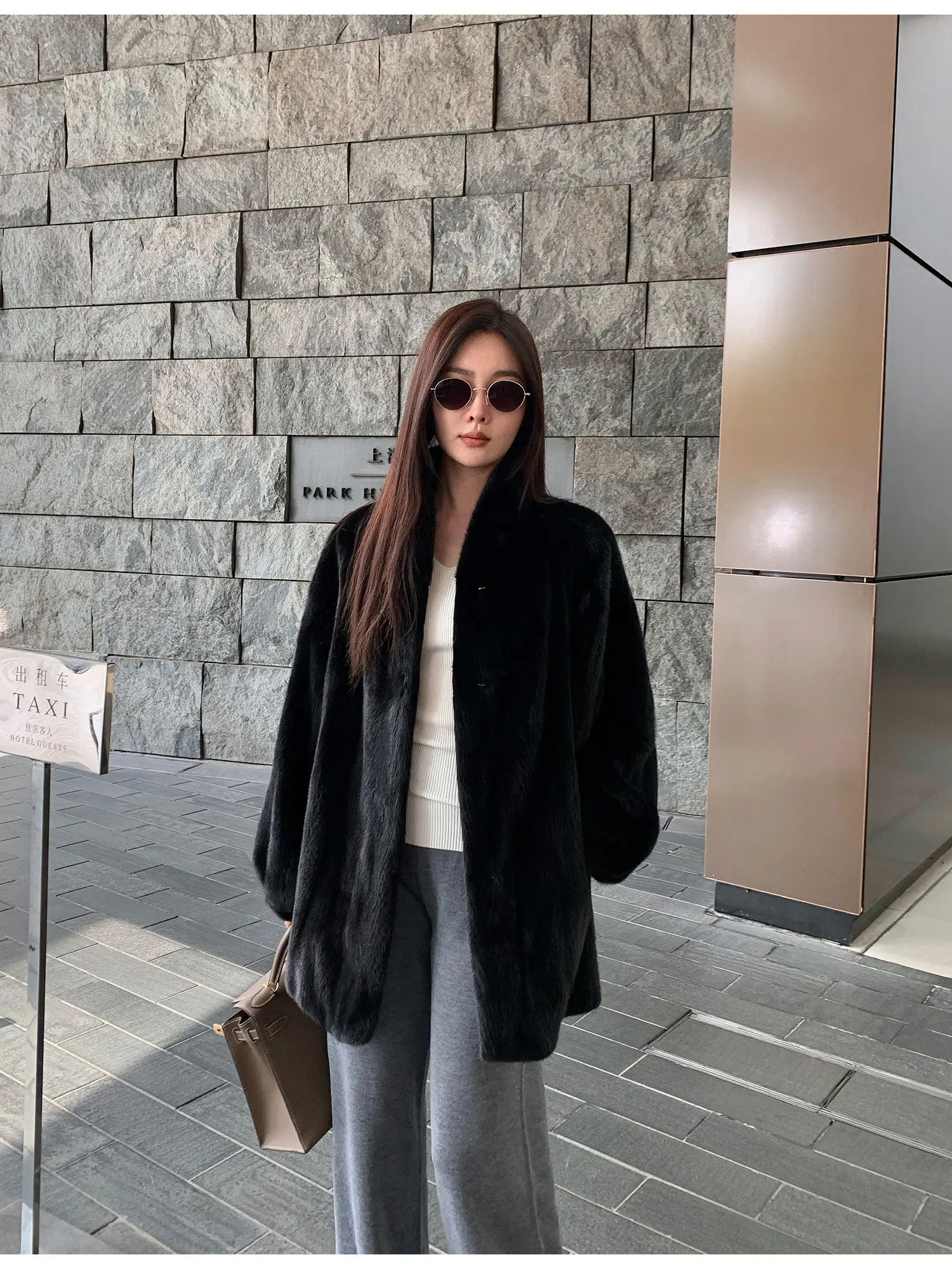 Lautaro Autumn Winter Thick Warm Faux Mink Fur Coat Women Stand Collar Luxury High Quality Elegant Chic Fluffy Overcoat 2026