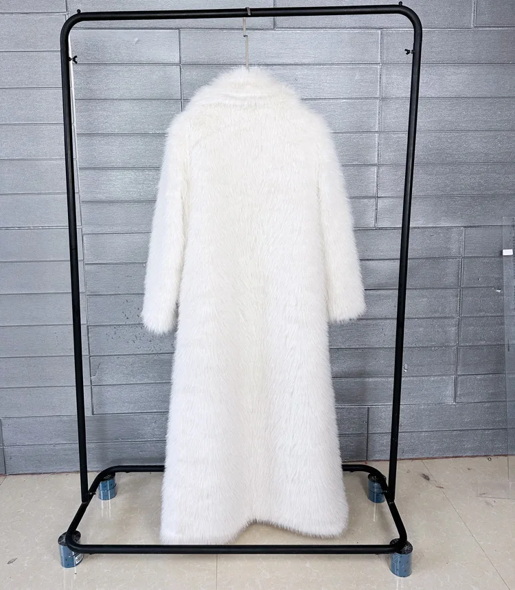 Imitation Fur Coat Feminine Elegance Women's Fur Coat 2026 New Winter Fashion High Quality Temperament Lapel Women Fur Coat H101