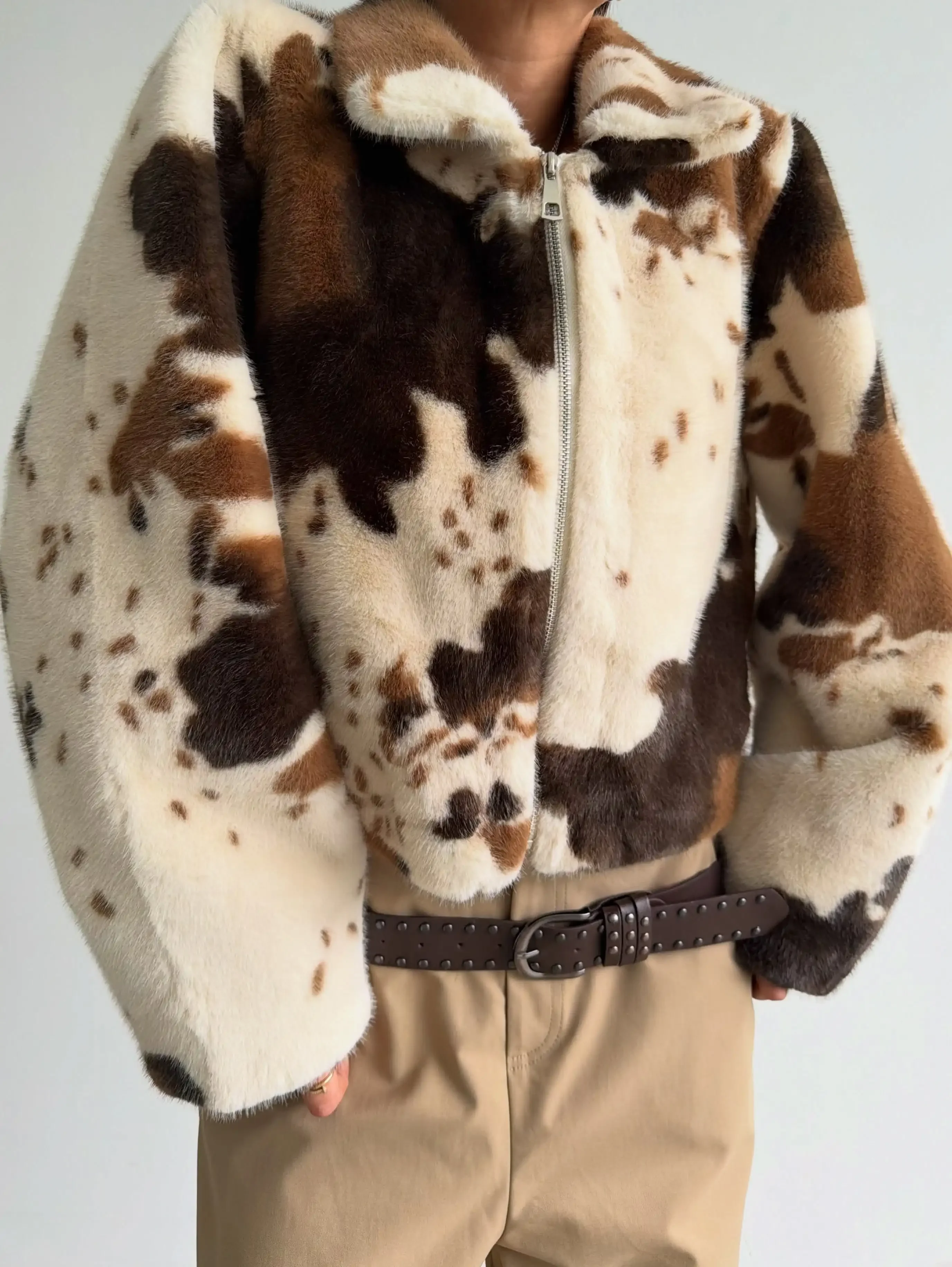 Women's Cow Print Cropped Faux Fur Jacket Turn‑down Collar Zip‑up Long Sleeve Casual Furry Short Outerwear 2026 Fashion Ladies