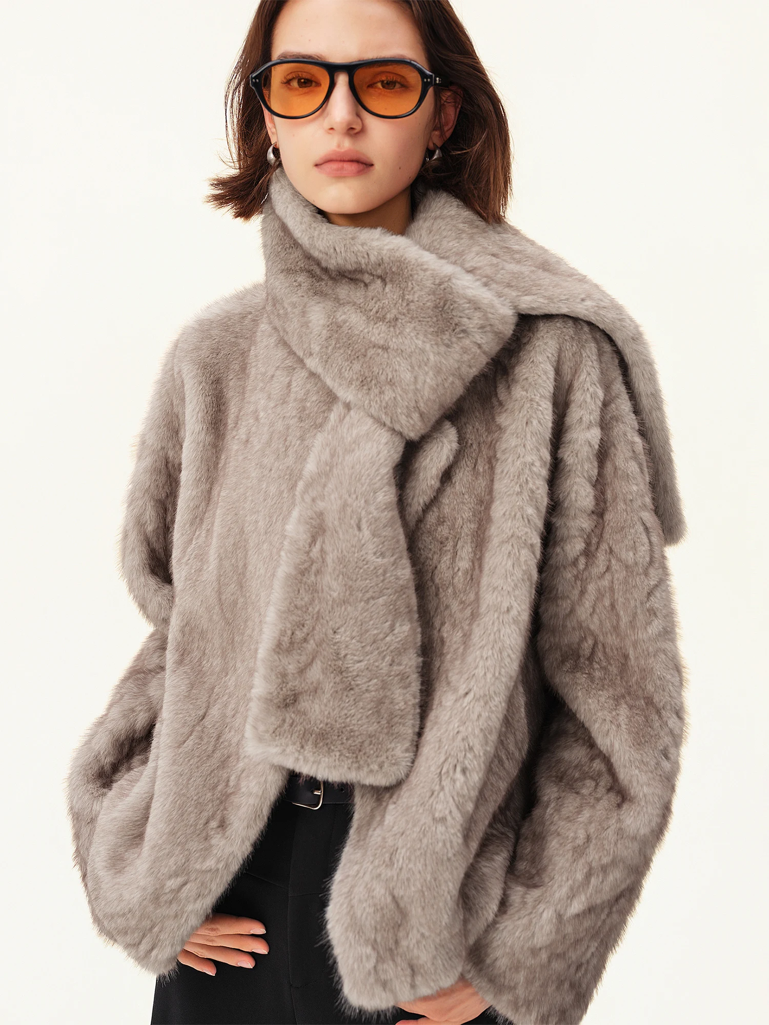 ZIQIAO Women 2026 Winter New Faux Fur Shearling Jacket Fashion Embossed Craft Warm Fuzzy Outerwear Coat for Ladies Daily Wear