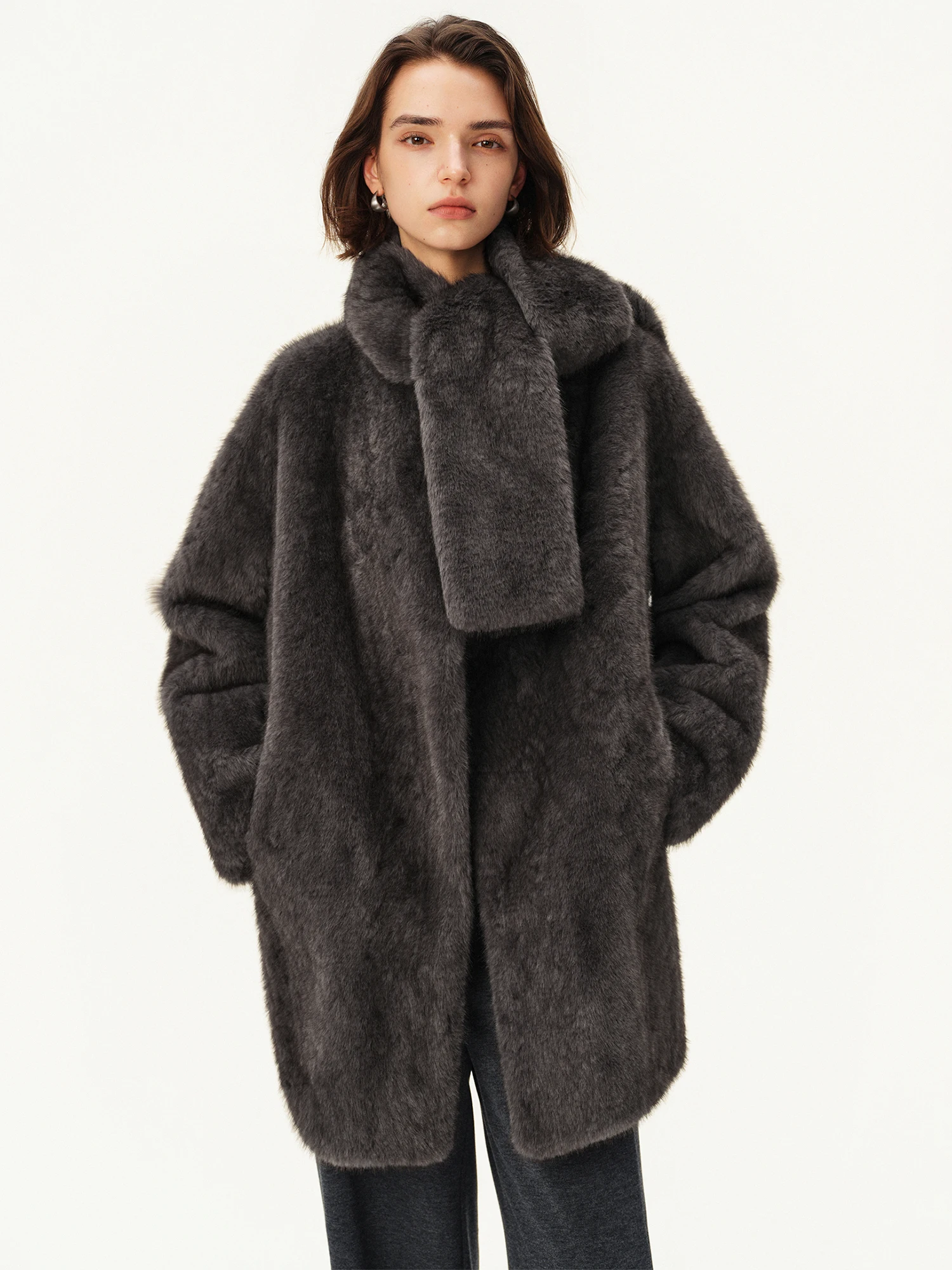ZIQIAO Women 2026 Winter New Faux Fur Shearling Jacket Fashion Embossed Craft Warm Fuzzy Outerwear Coat for Ladies Daily Wear