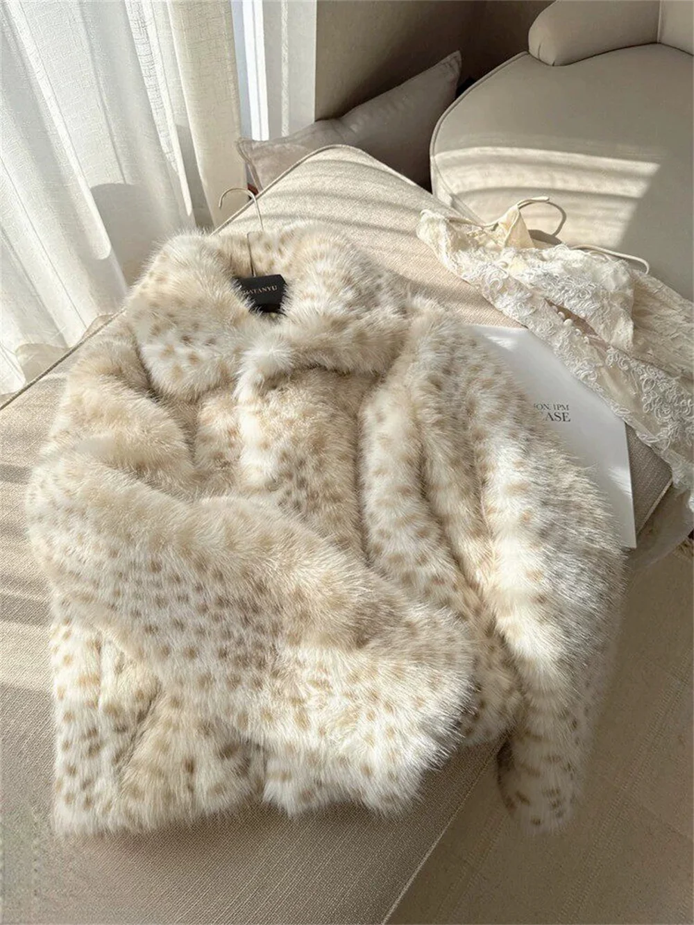 Winter Women Milky Leopard Dot Hairy Faux Fur Coat Lapel Collar Long Sleeve Shaggy Jacket Ladies Loose Straight Short Outerwear