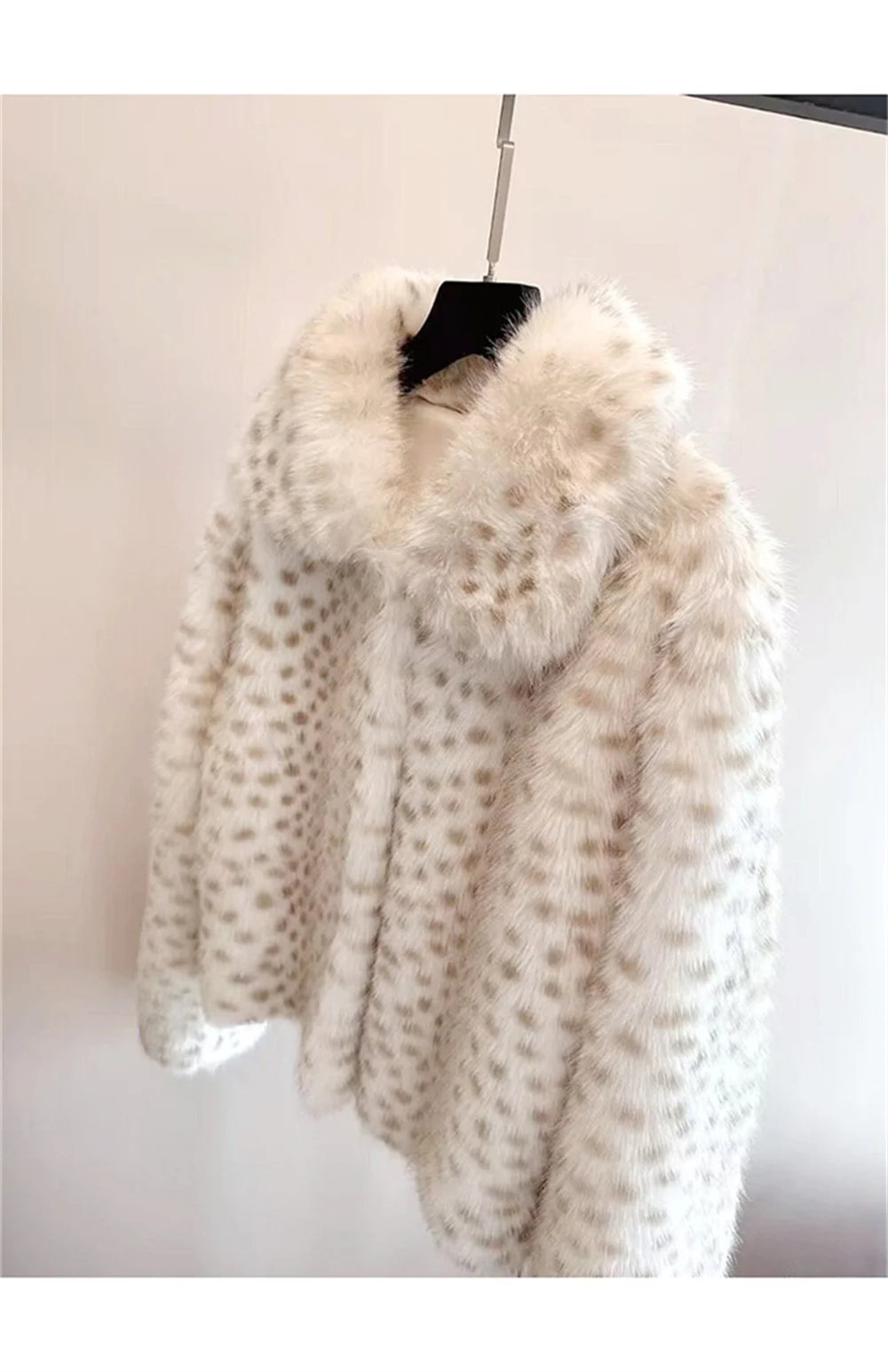 Winter Women Milky Leopard Dot Hairy Faux Fur Coat Lapel Collar Long Sleeve Shaggy Jacket Ladies Loose Straight Short Outerwear