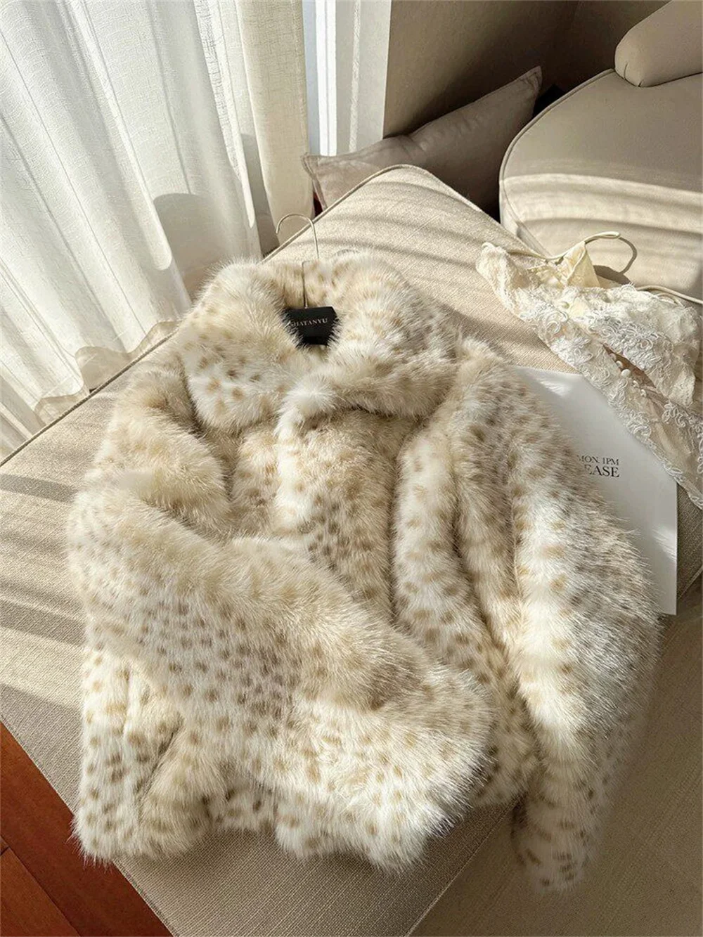 Winter Women Milky Leopard Dot Hairy Faux Fur Coat Lapel Collar Long Sleeve Shaggy Jacket Ladies Loose Straight Short Outerwear