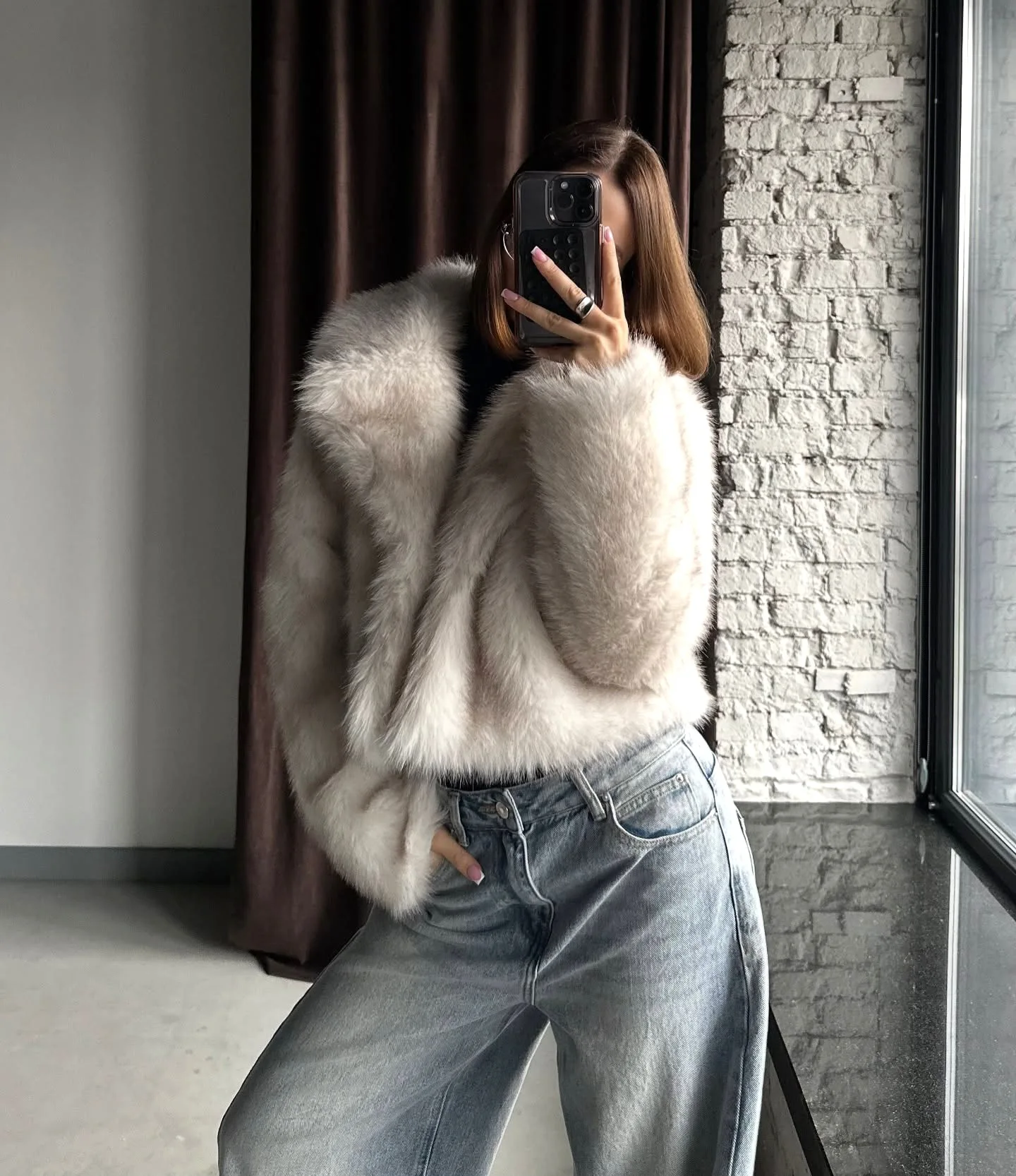 Autumn Winter Faux Fox Fur Cropped Jacket Women Loose Fit Eco Friendly Fur Outerwear for Women Lapel Collar Warm Plush Jackets