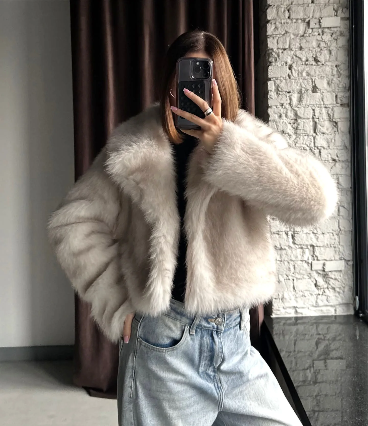 Autumn Winter Faux Fox Fur Cropped Jacket Women Loose Fit Eco Friendly Fur Outerwear for Women Lapel Collar Warm Plush Jackets