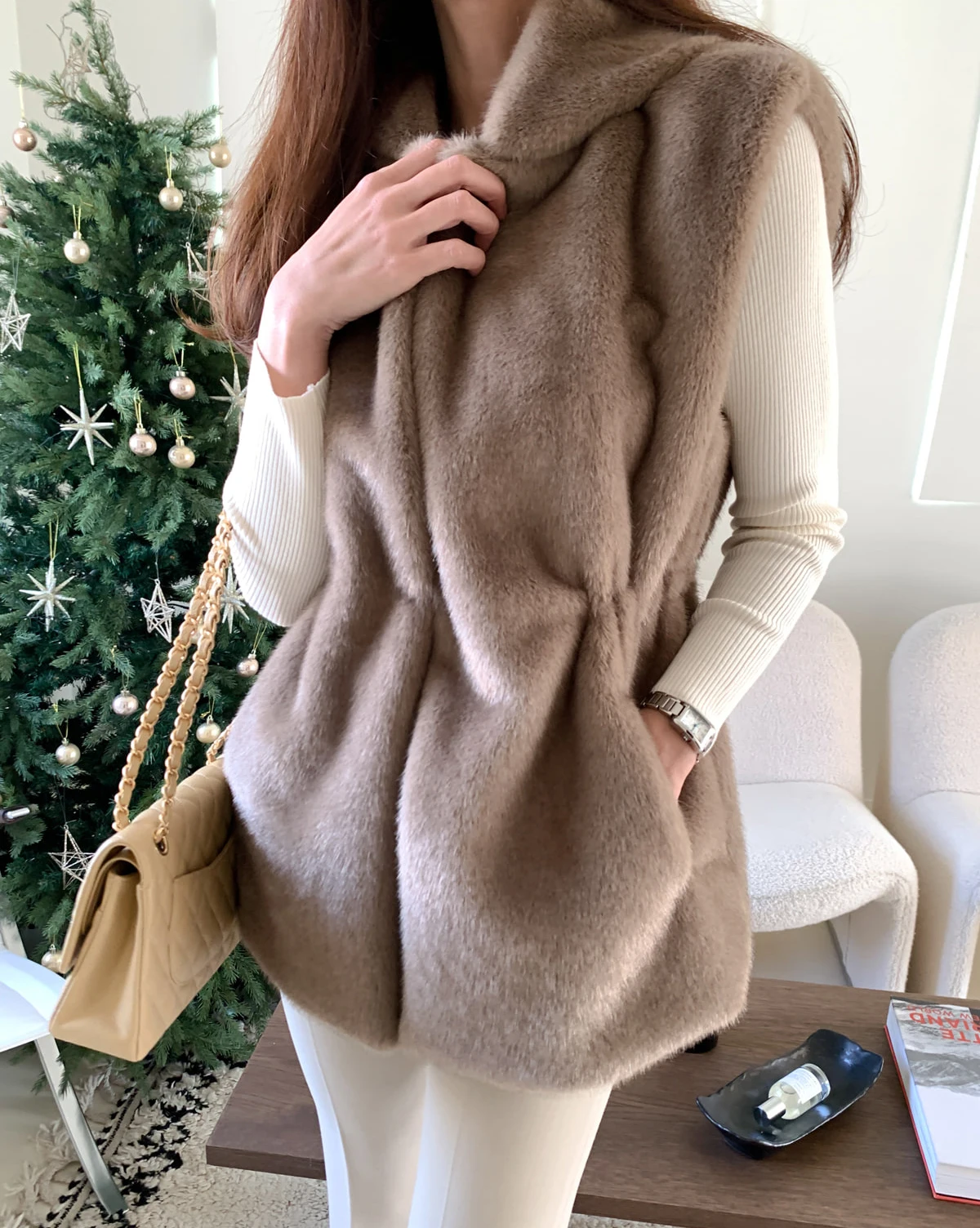 Women's Autumn Winter Korean Style Hooded Sleeveless Faux Fur Vest Outwear Lady Elegant Faux Mink Hair Slim Waist Vest Jacket