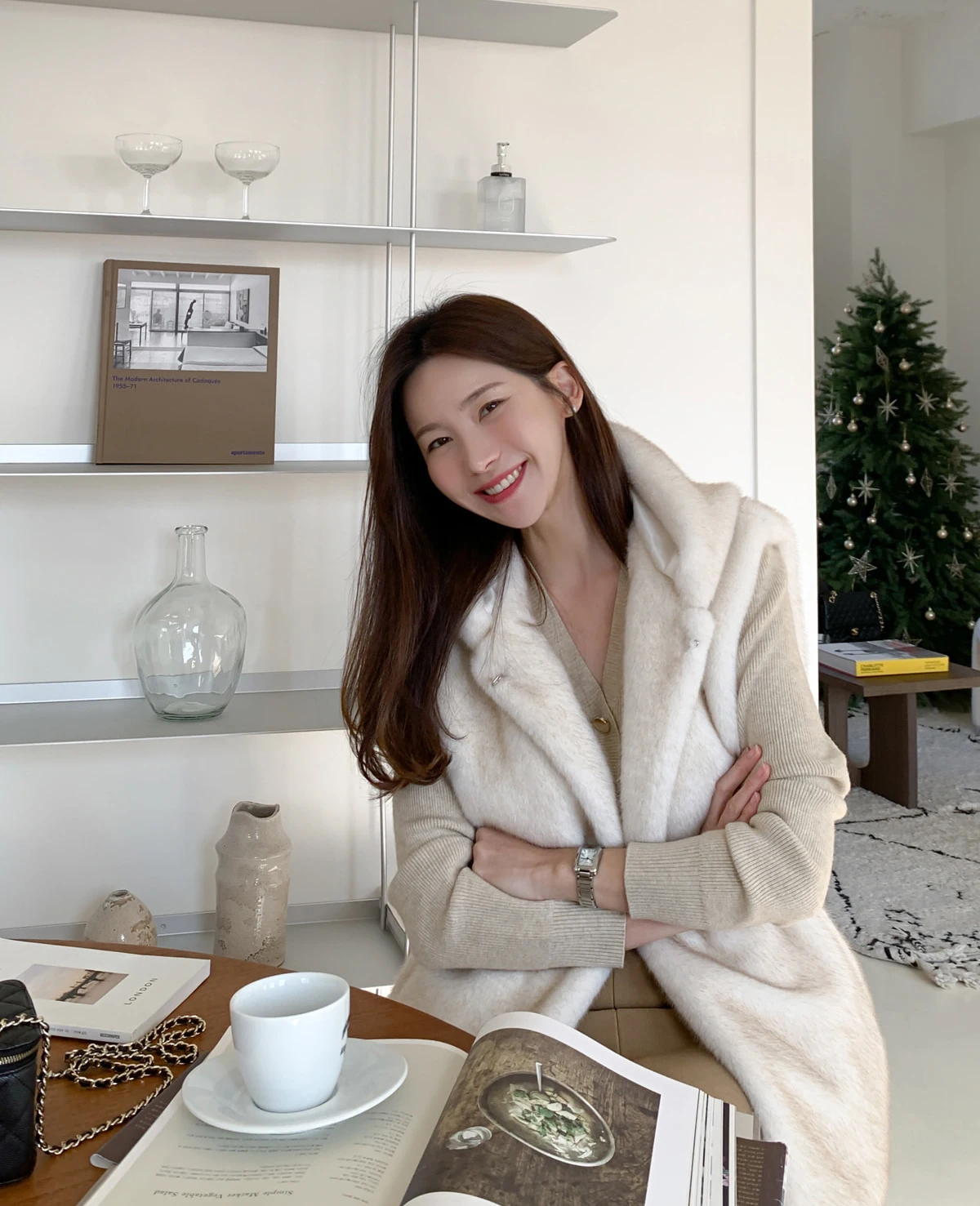 Women's Autumn Winter Korean Style Hooded Sleeveless Faux Fur Vest Outwear Lady Elegant Faux Mink Hair Slim Waist Vest Jacket