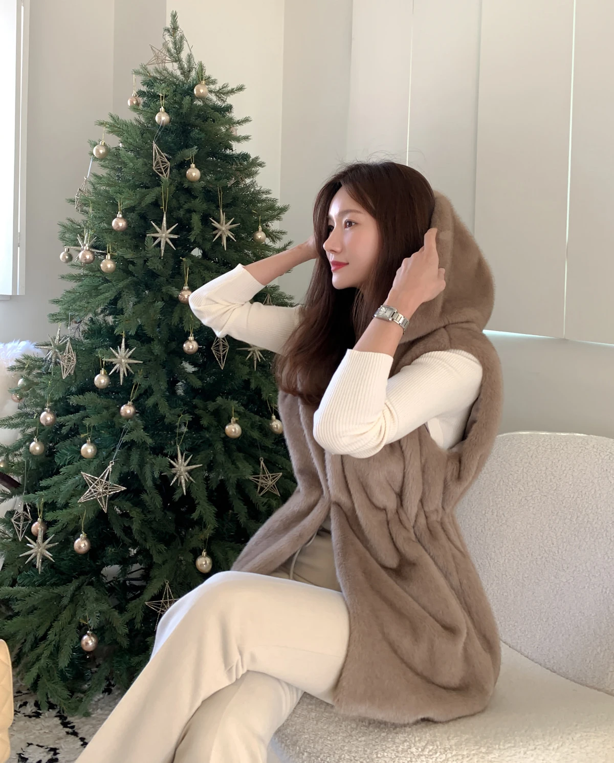 Women's Autumn Winter Korean Style Hooded Sleeveless Faux Fur Vest Outwear Lady Elegant Faux Mink Hair Slim Waist Vest Jacket