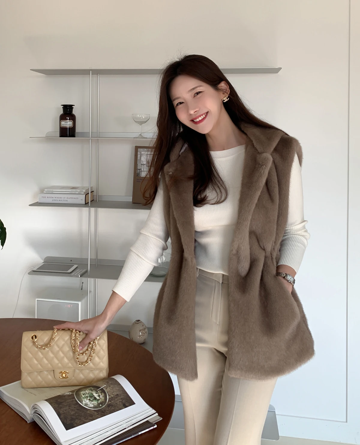 Women's Autumn Winter Korean Style Hooded Sleeveless Faux Fur Vest Outwear Lady Elegant Faux Mink Hair Slim Waist Vest Jacket