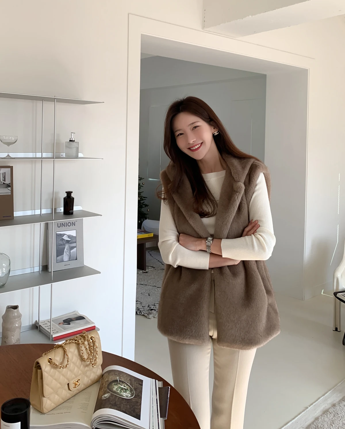 Women's Autumn Winter Korean Style Hooded Sleeveless Faux Fur Vest Outwear Lady Elegant Faux Mink Hair Slim Waist Vest Jacket