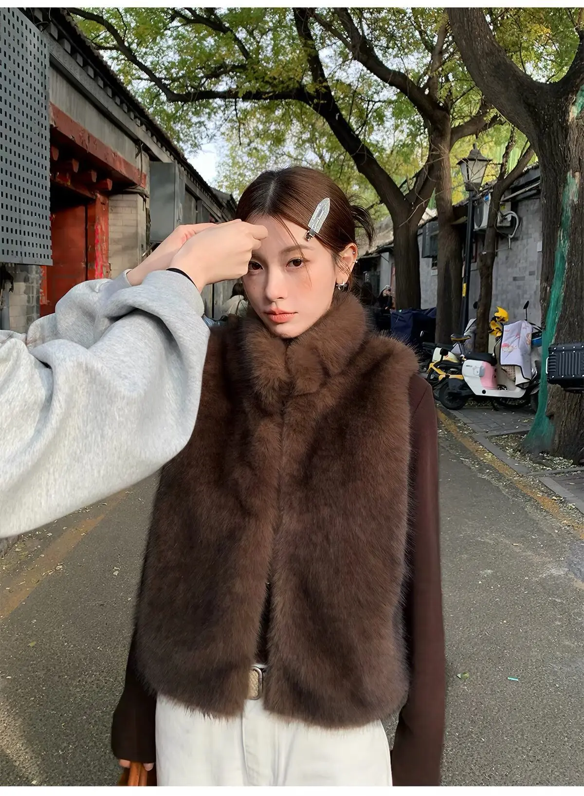 Women Faux Fur Short Coats Jackets Stand Collar Sleeveless Coat Thick Warm Y2k Streetwear Jacket Elegant Outerwear Autumn Winter