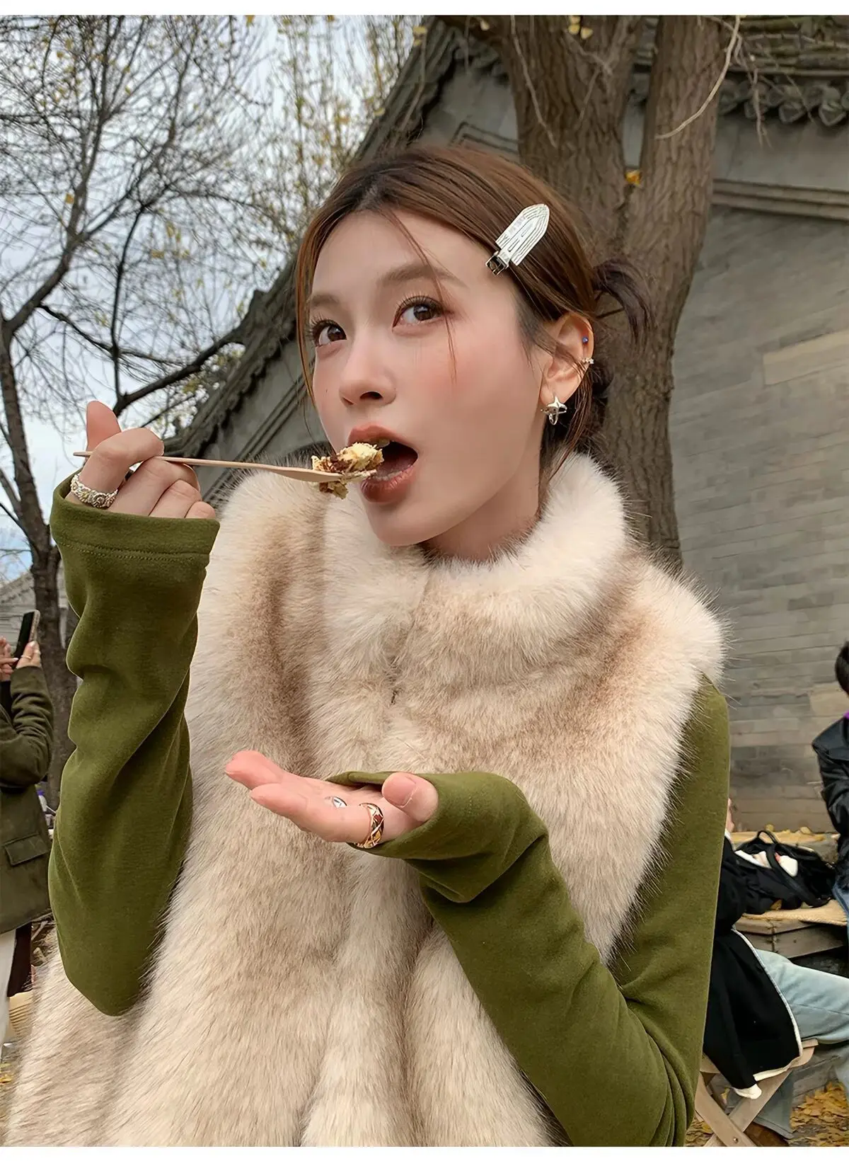 Women Faux Fur Short Coats Jackets Stand Collar Sleeveless Coat Thick Warm Y2k Streetwear Jacket Elegant Outerwear Autumn Winter