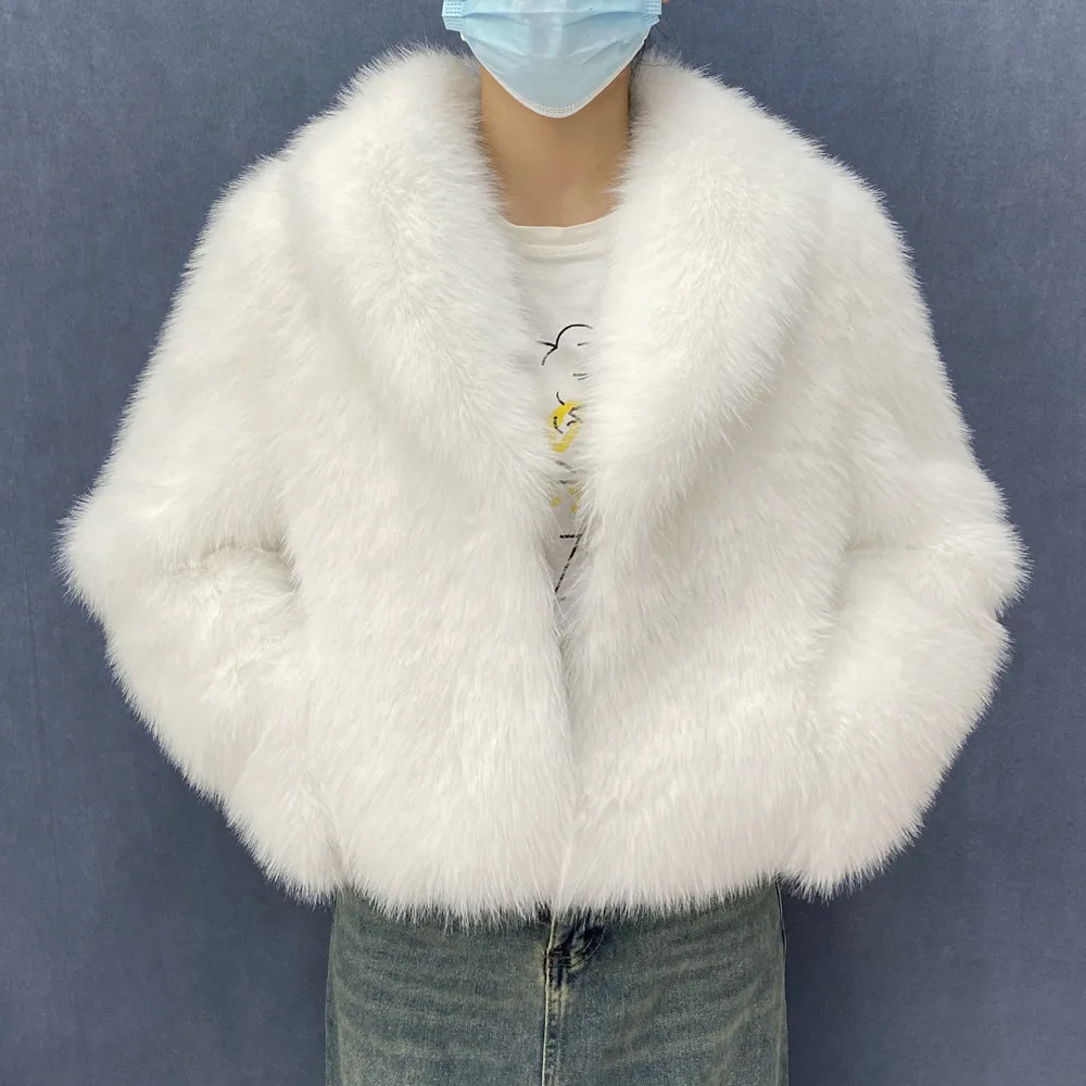 Women's Winter Fur Coat round Neck Design Fox Large Lapel Short Top Elegant Warmth for Cold Weather