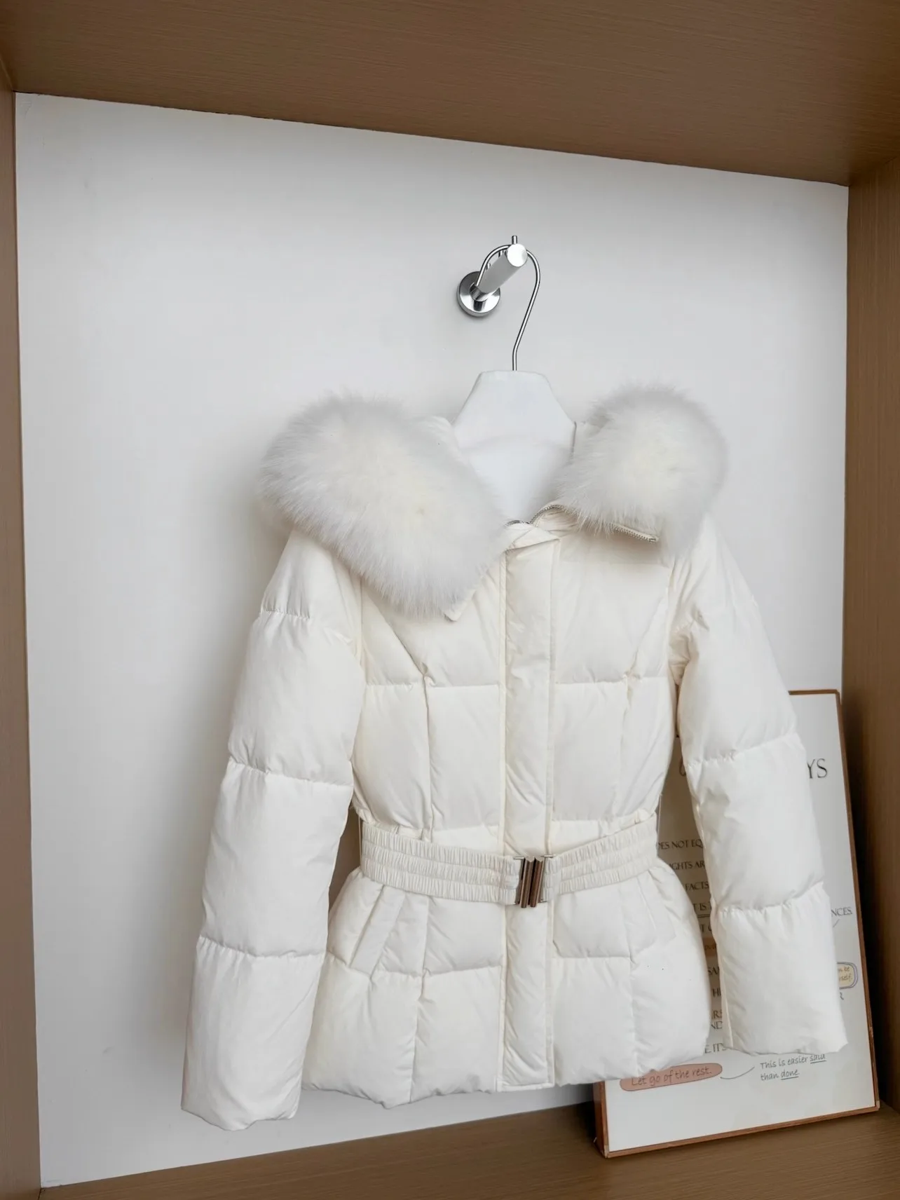 Winter Women's Faux Fur Collar Hooded Parkas Fashion Belt Thick Padded Cotton Jacket Women Slim Fit Solid Zipper Puffer Jackets