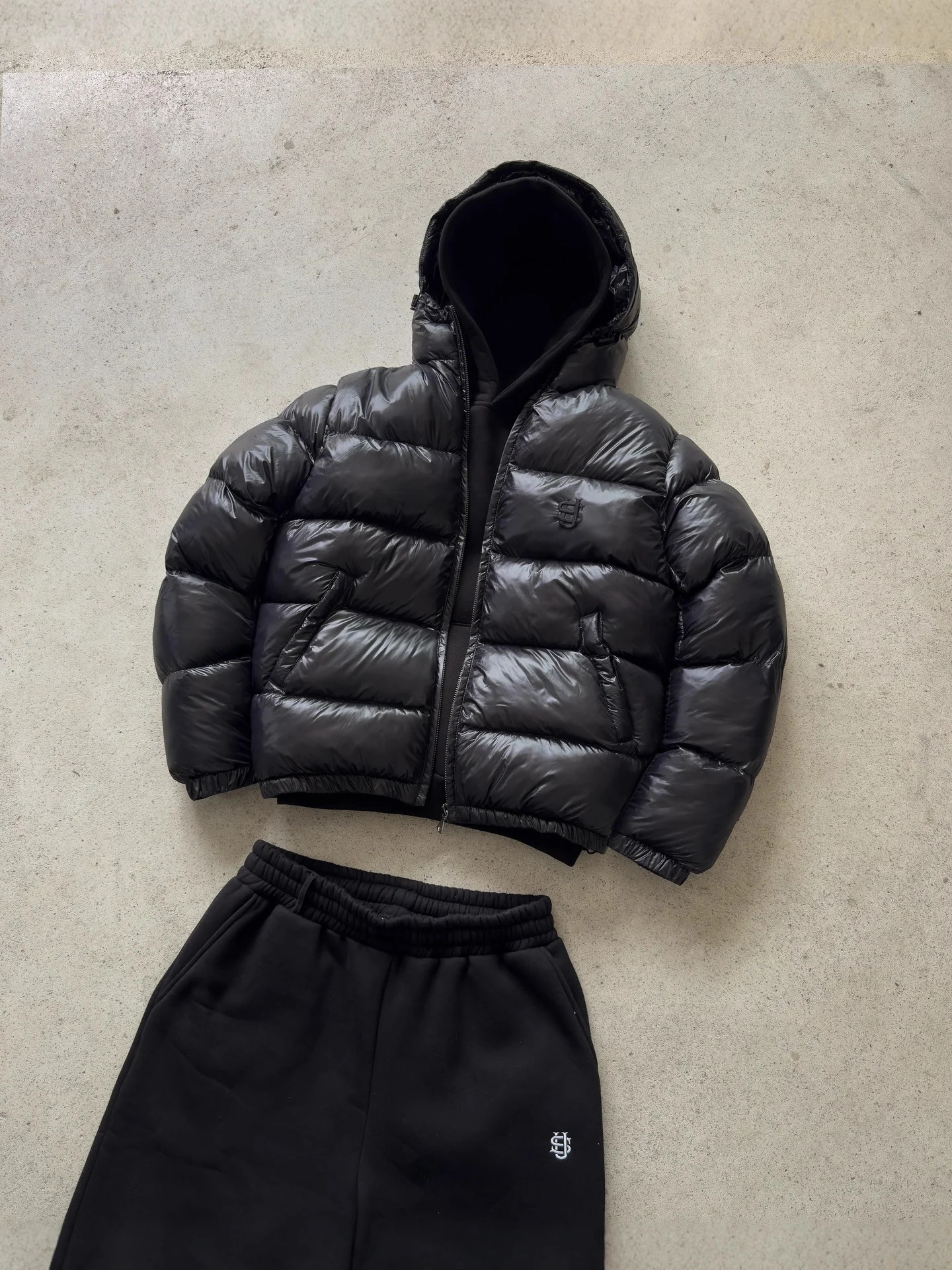 Y2K Baddie Women Short Glossy Black Puffer Coat Small Embroidery Logo Hooded Cropped Bubble Jacket Warm Street Winter Outerwear