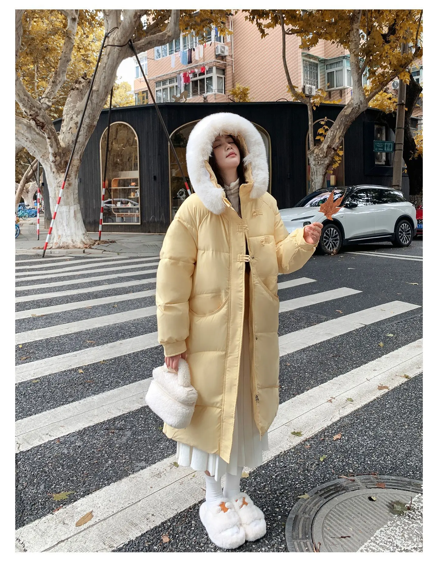 Winter Women Hooded Large Faux Fur Collar Coats Loose Windproof Thick Warm Parkas Zipper Pockets Knee Length Padded Outerwear