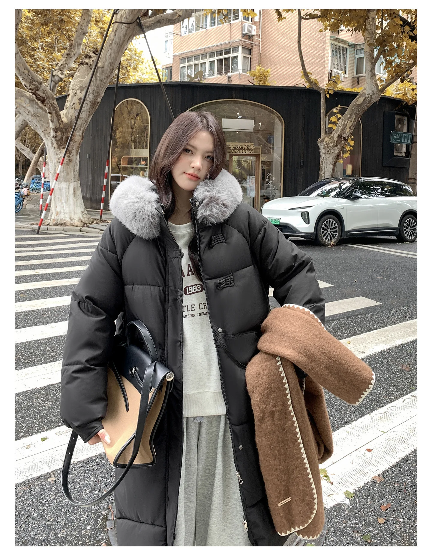 Winter Women Hooded Large Faux Fur Collar Coats Loose Windproof Thick Warm Parkas Zipper Pockets Knee Length Padded Outerwear