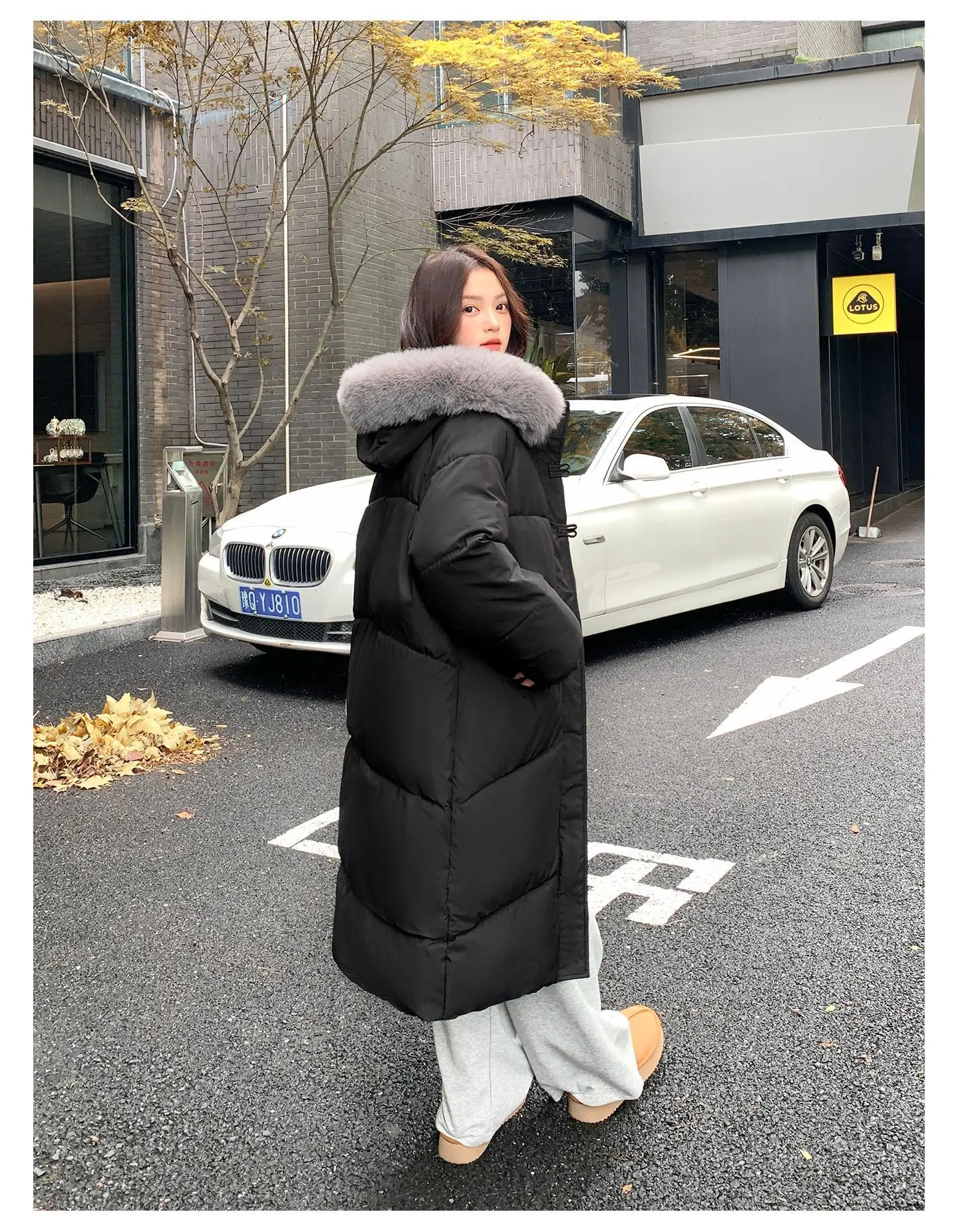 Winter Women Hooded Large Faux Fur Collar Coats Loose Windproof Thick Warm Parkas Zipper Pockets Knee Length Padded Outerwear