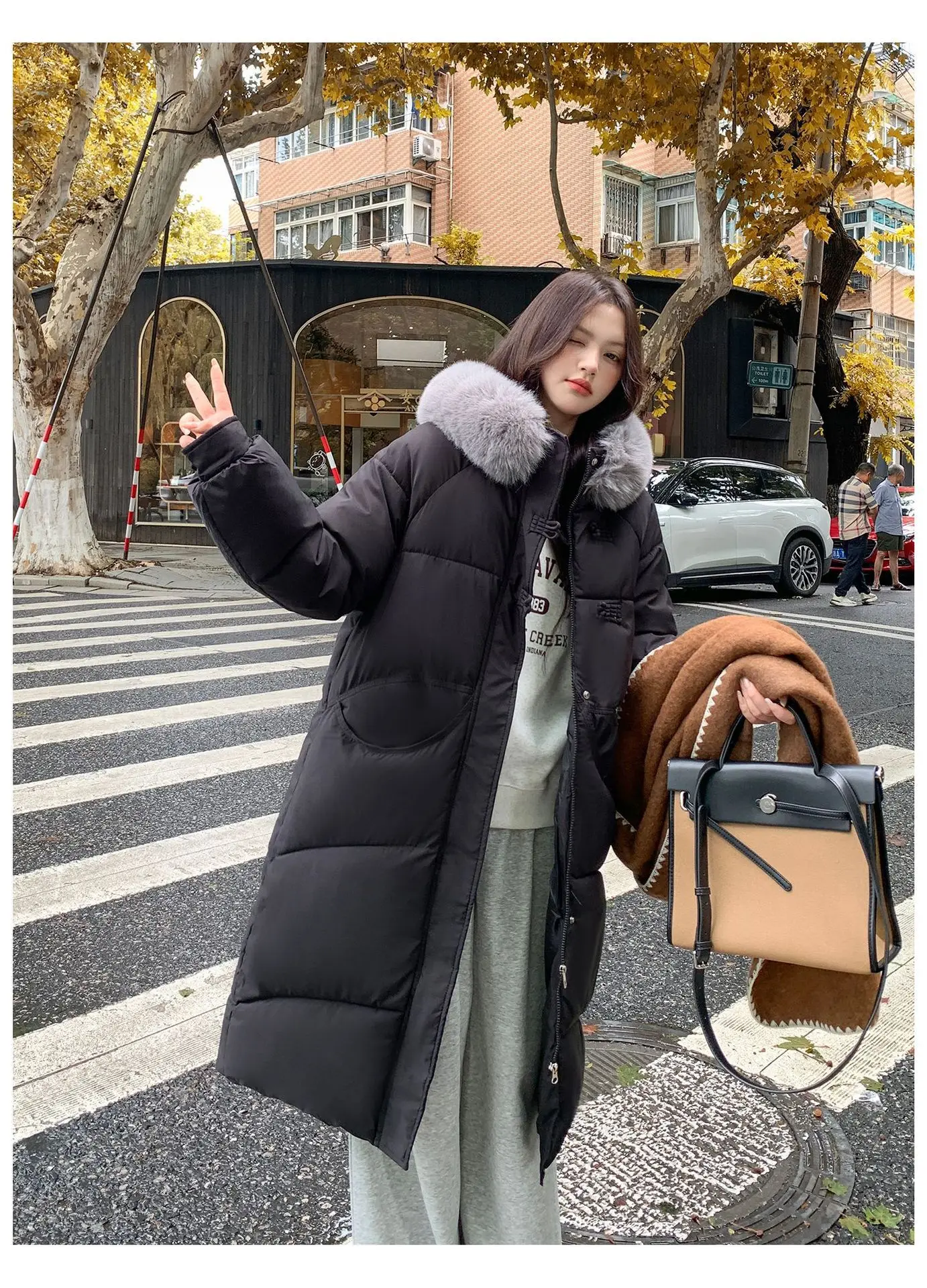 Winter Women Hooded Large Faux Fur Collar Coats Loose Windproof Thick Warm Parkas Zipper Pockets Knee Length Padded Outerwear