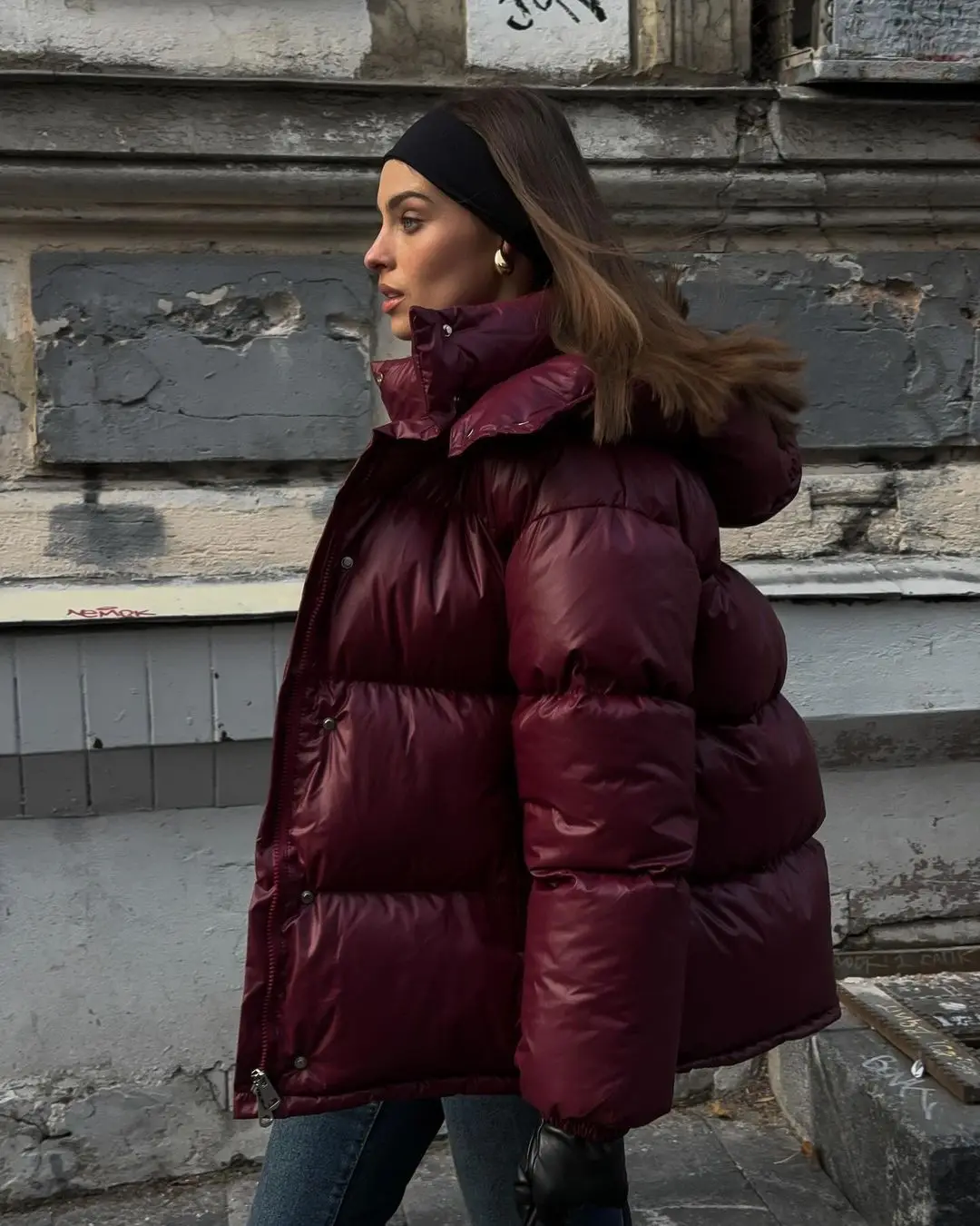 2025 Winter Red Hooded Puffer Coat Women Elegant Warm Short Quilted Jacket