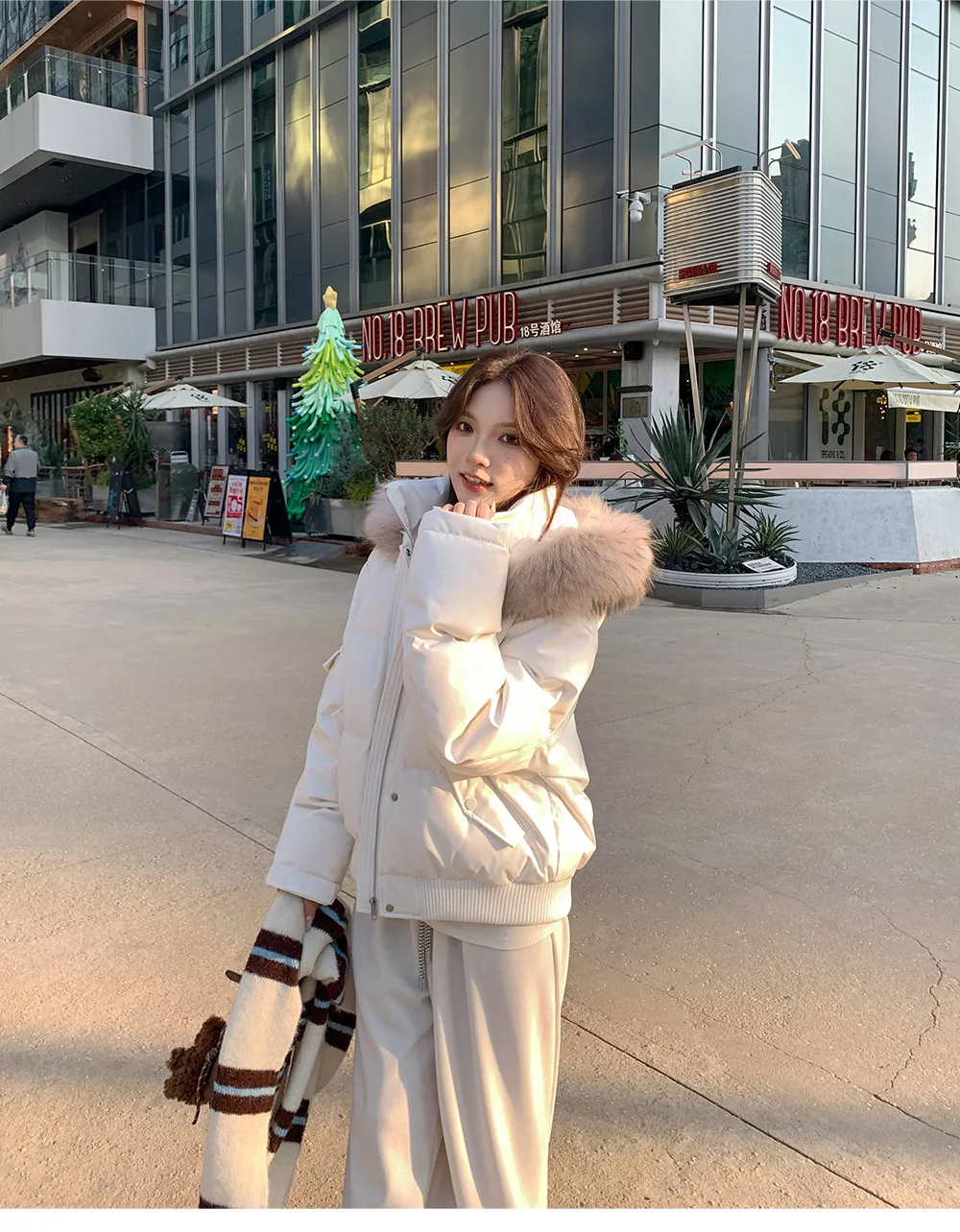 American Large Faux Fur-trim Hood Padded Parkas Women Winter 2026 Loose Fit Thick Outerwear Ladies Short Zipper Cotton Jackets