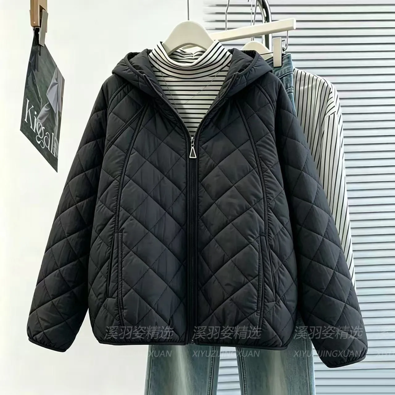 Women Lightweight Quilted Hooded Jacket 2026 Casual Diamond‑Grid Zipper Short Coat Autumn Winter Korean Style Warm Outerwear