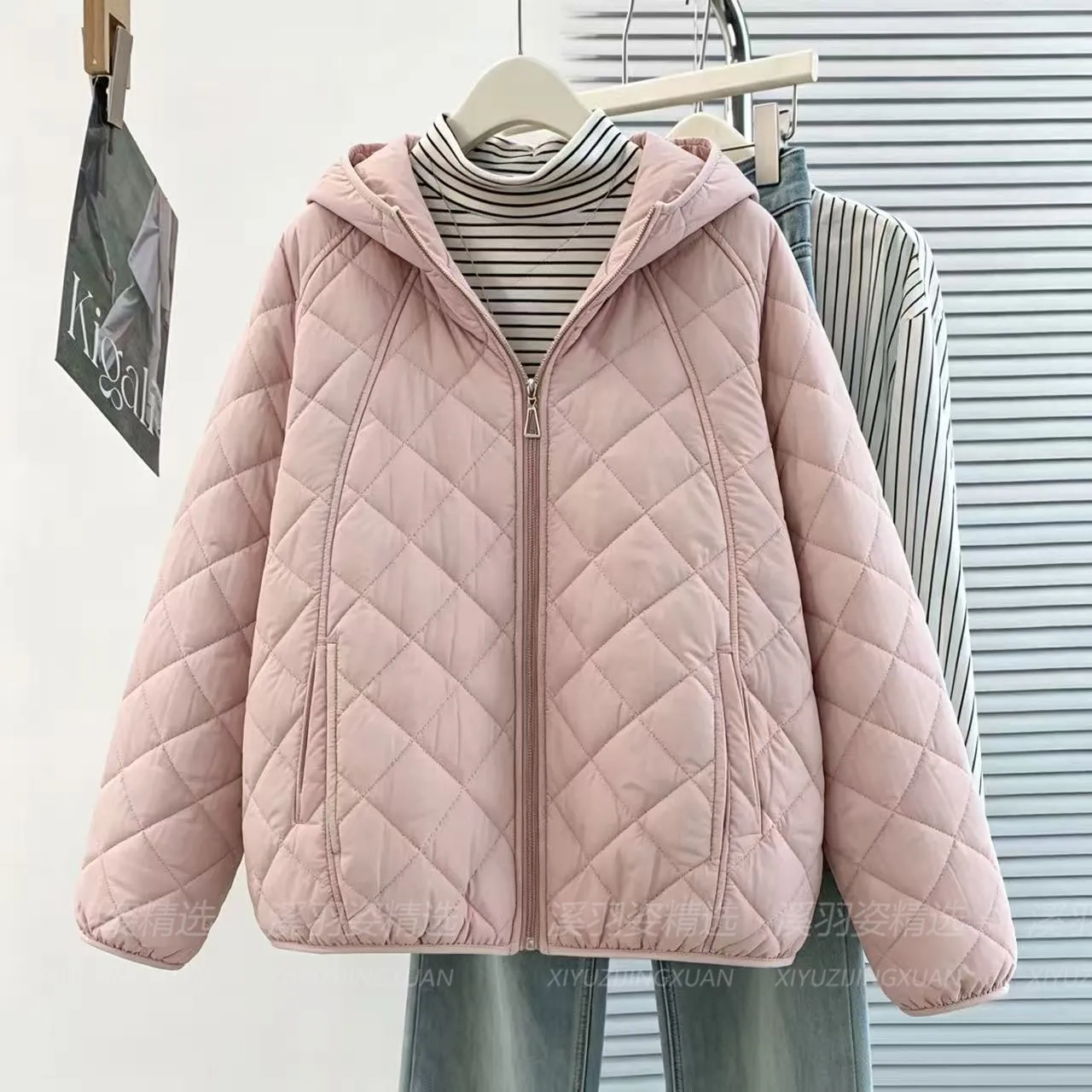 Women Lightweight Quilted Hooded Jacket 2026 Casual Diamond‑Grid Zipper Short Coat Autumn Winter Korean Style Warm Outerwear