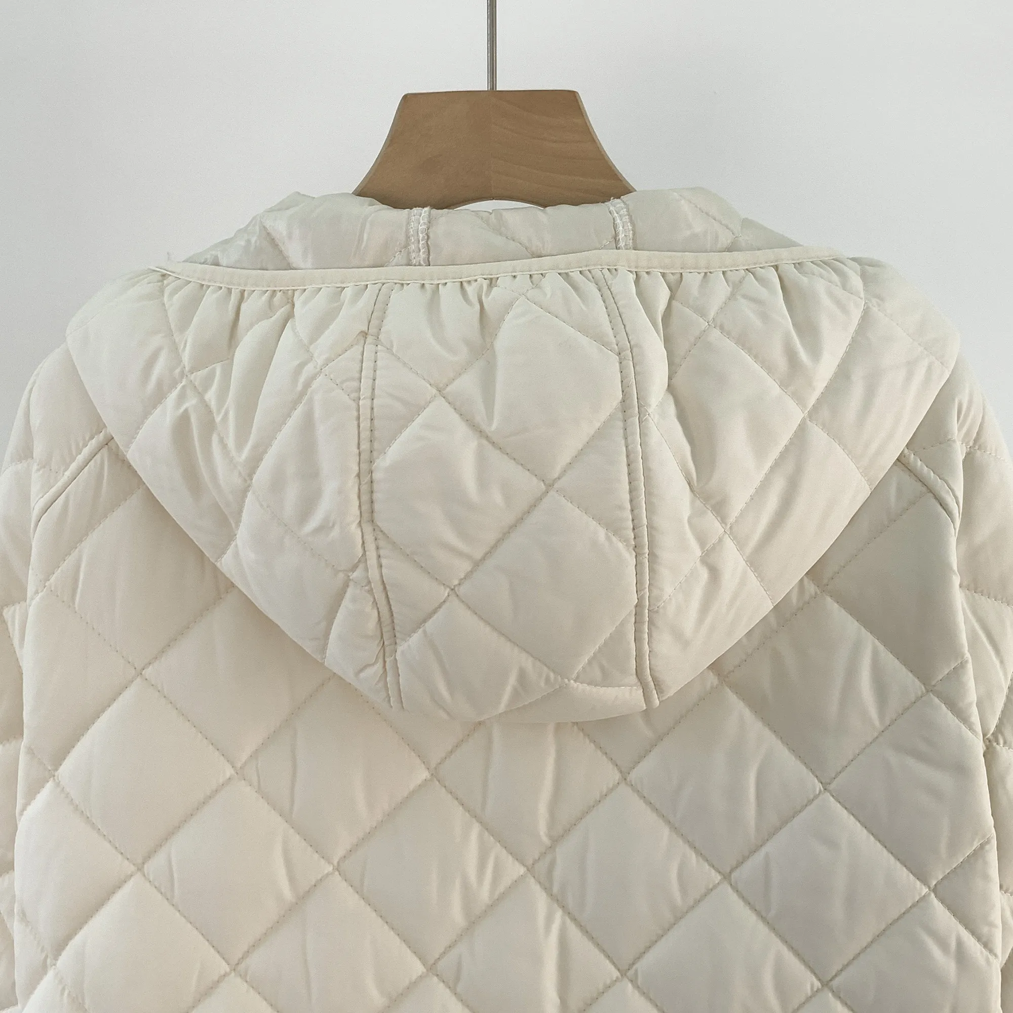 Women Lightweight Quilted Hooded Jacket 2026 Casual Diamond‑Grid Zipper Short Coat Autumn Winter Korean Style Warm Outerwear