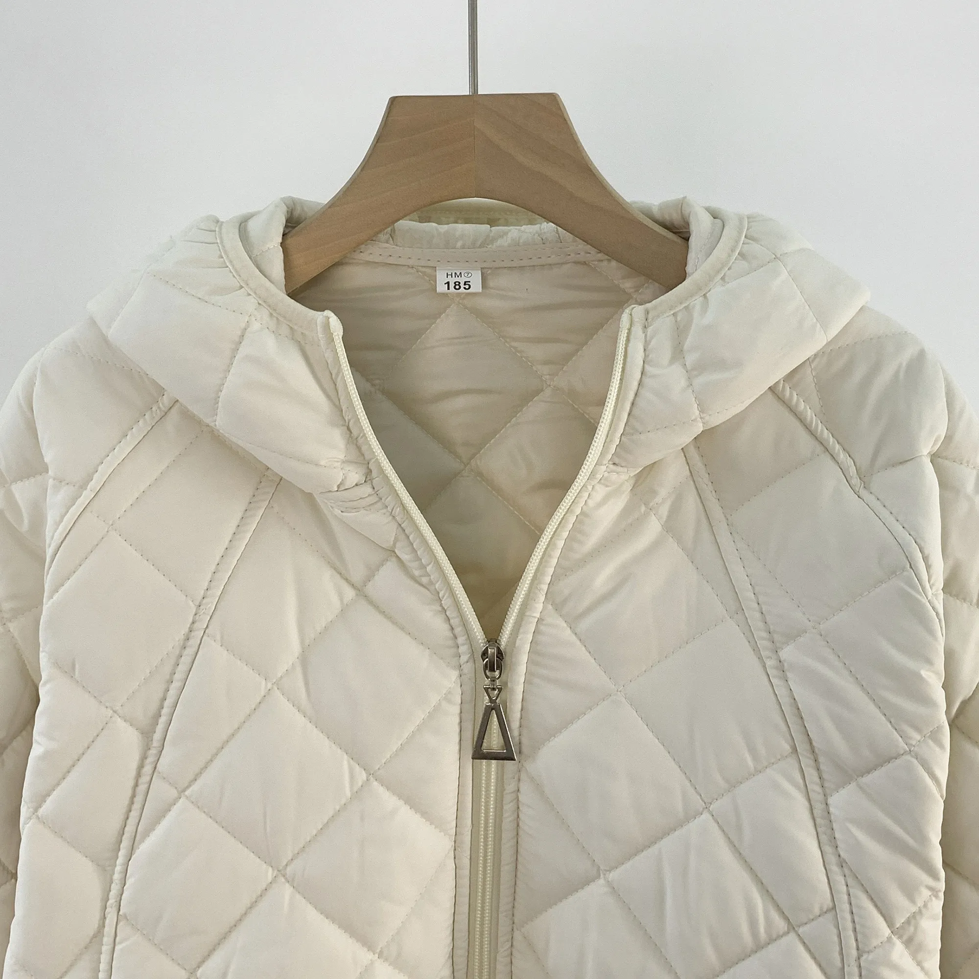 Women Lightweight Quilted Hooded Jacket 2026 Casual Diamond‑Grid Zipper Short Coat Autumn Winter Korean Style Warm Outerwear
