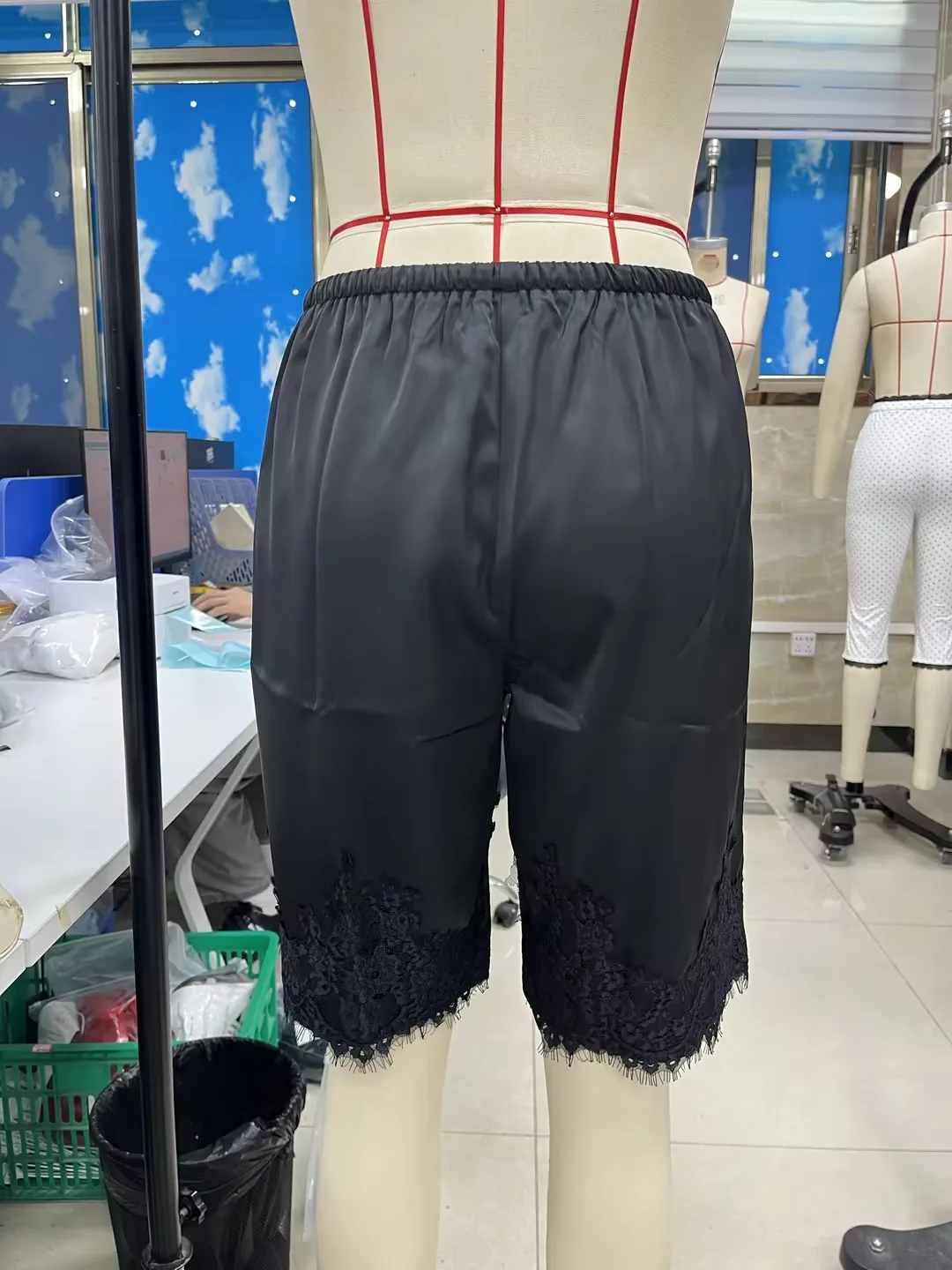 Women Satin Lace Trim Knee Length Bermuda Shorts Drawstring Elastic Waist Wide Leg Midi Shorts Casual Loungewear Holiday Shorts
