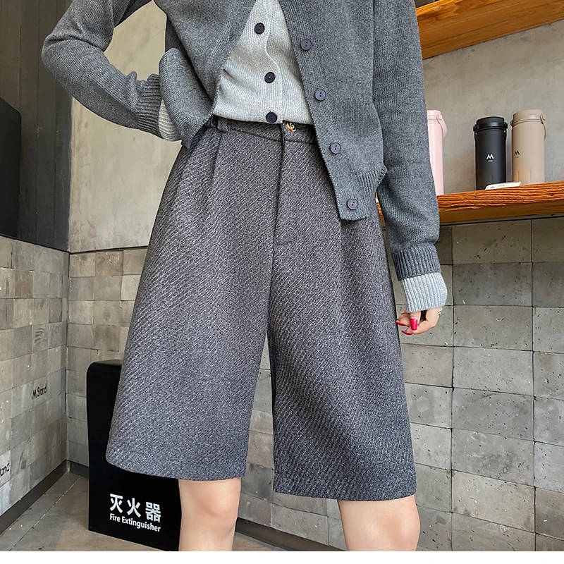 Vintage Autumn Winter Woolen Bermuda Shorts Women Elastic High Waist Loose Casual Grey Shorts Female 2025 New Pocket Shorts