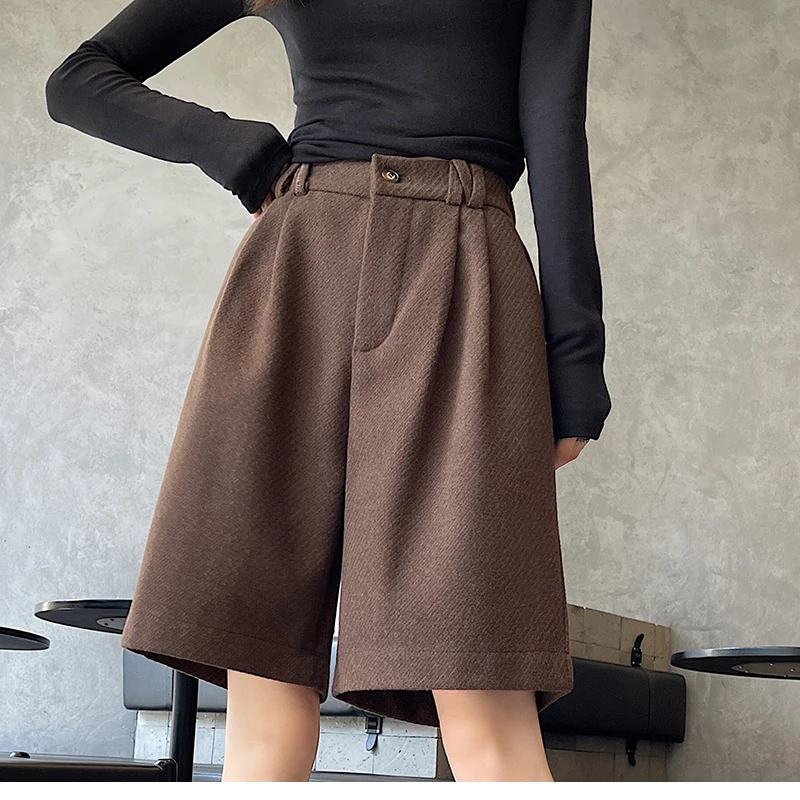 Vintage Autumn Winter Woolen Bermuda Shorts Women Elastic High Waist Loose Casual Grey Shorts Female 2025 New Pocket Shorts