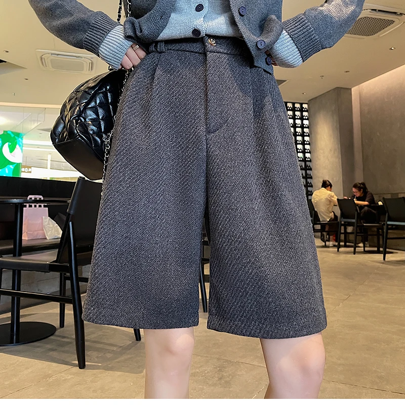 Vintage Autumn Winter Woolen Bermuda Shorts Women Elastic High Waist Loose Casual Grey Shorts Female 2025 New Pocket Shorts