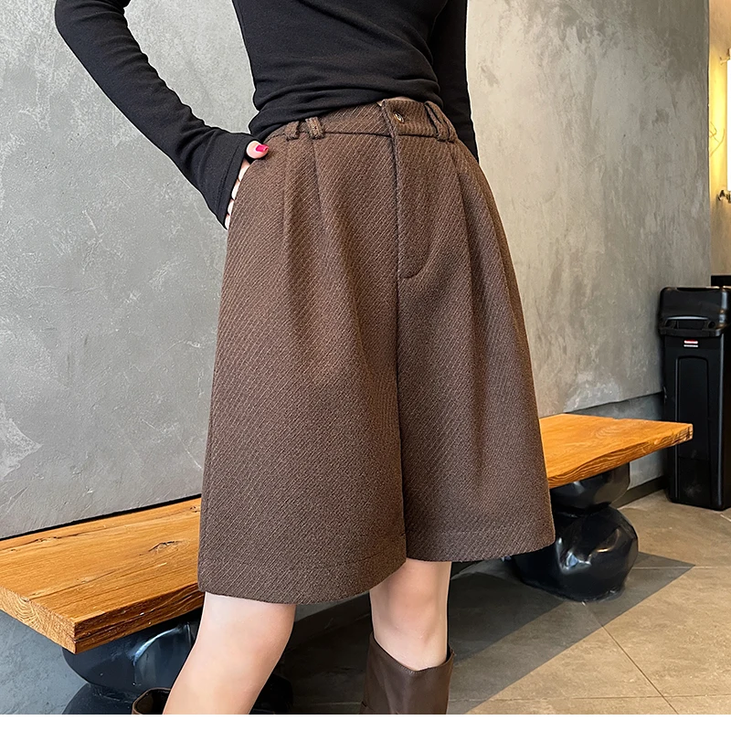 Vintage Autumn Winter Woolen Bermuda Shorts Women Elastic High Waist Loose Casual Grey Shorts Female 2025 New Pocket Shorts