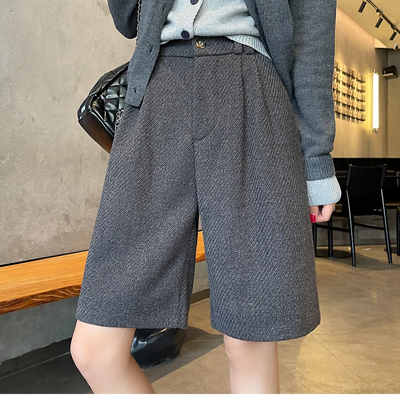 Vintage Autumn Winter Woolen Bermuda Shorts Women Elastic High Waist Loose Casual Grey Shorts Female 2025 New Pocket Shorts