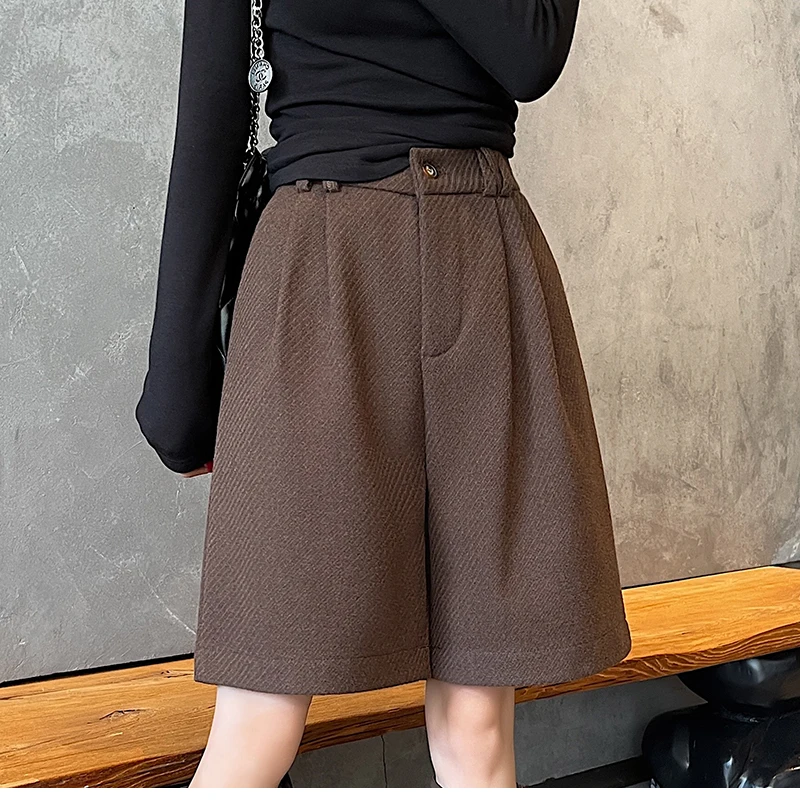 Vintage Autumn Winter Woolen Bermuda Shorts Women Elastic High Waist Loose Casual Grey Shorts Female 2025 New Pocket Shorts