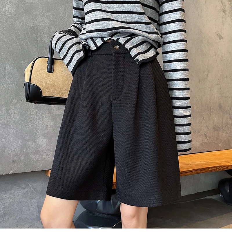 Vintage Autumn Winter Woolen Bermuda Shorts Women Elastic High Waist Loose Casual Grey Shorts Female 2025 New Pocket Shorts